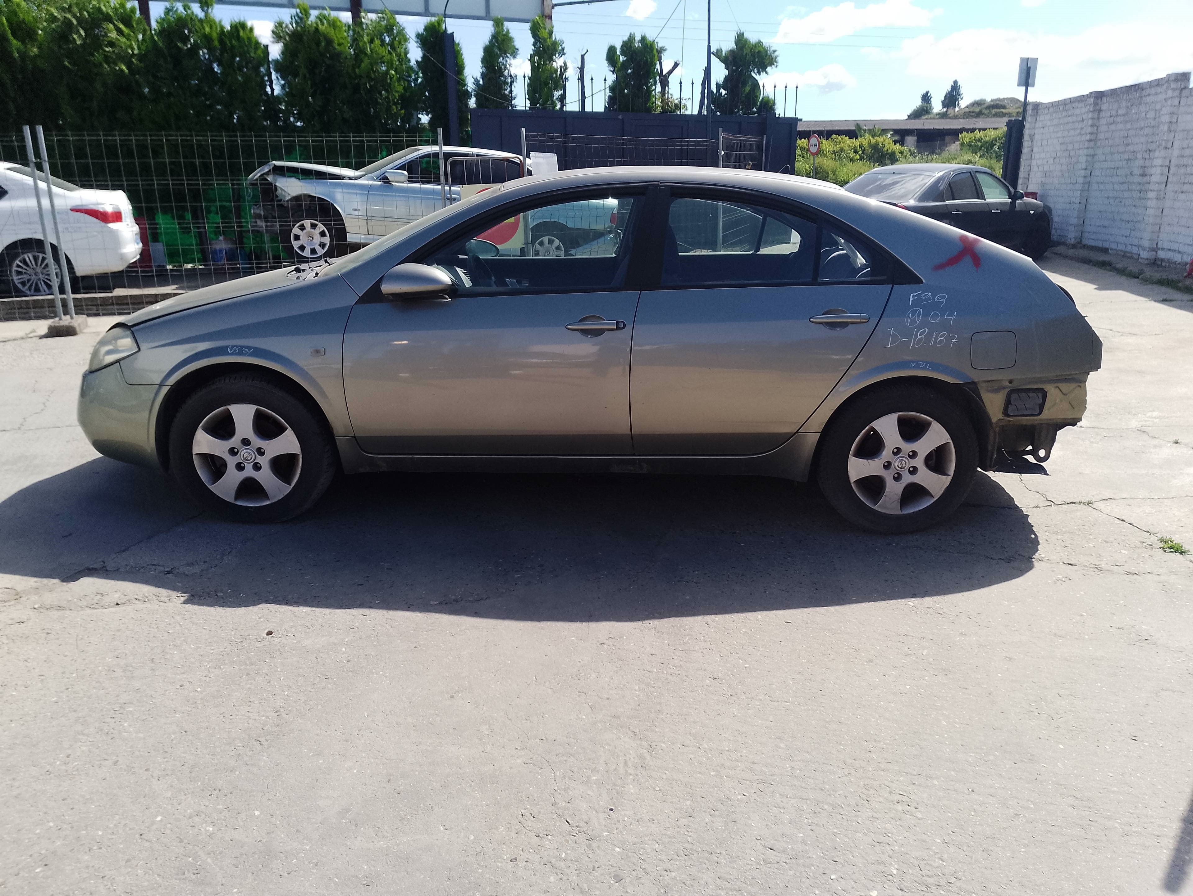 nissan primera berlina (p12) del año 2001