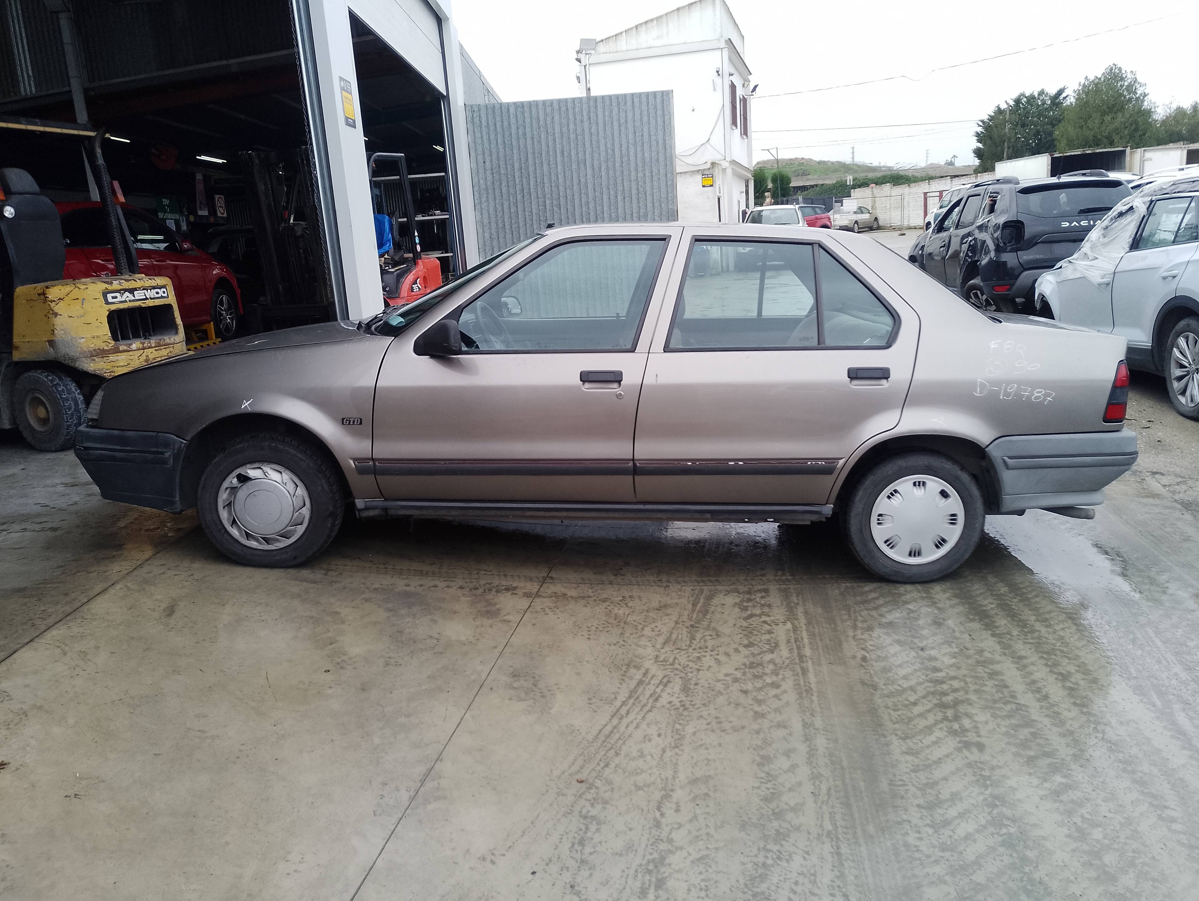 renault 19 hatchback (b/c53) del año 1990