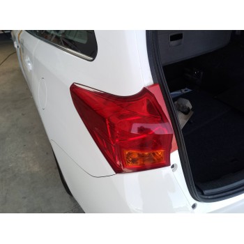 Recambio de piloto trasero izquierdo para toyota auris hybrid active referencia OEM IAM   