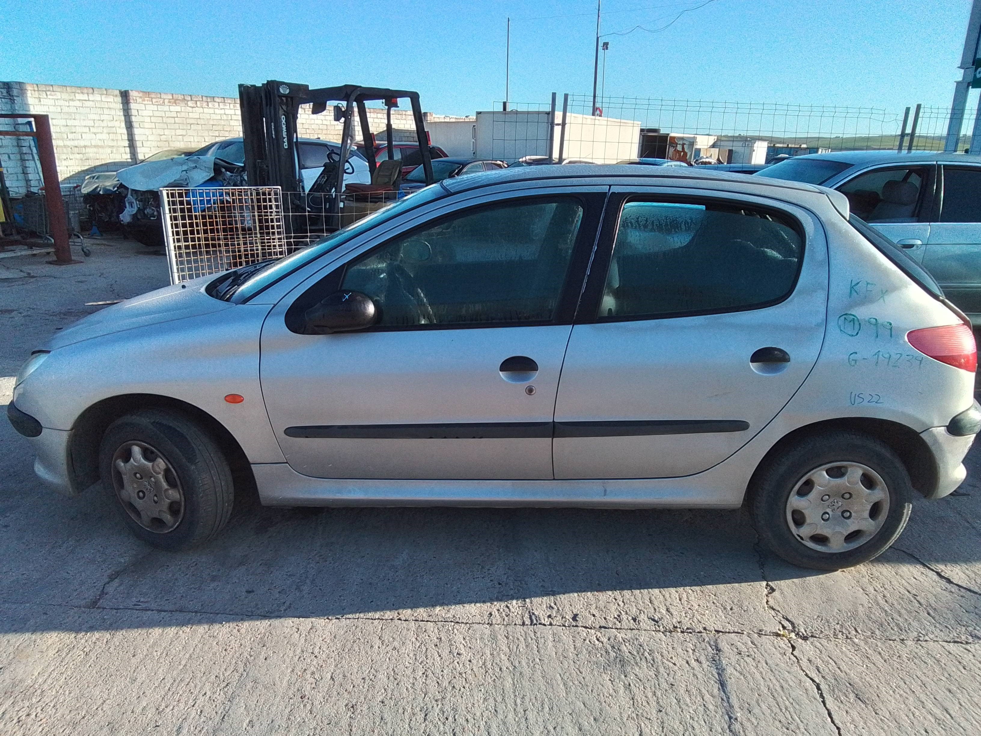 peugeot 206 berlina del año 1999
