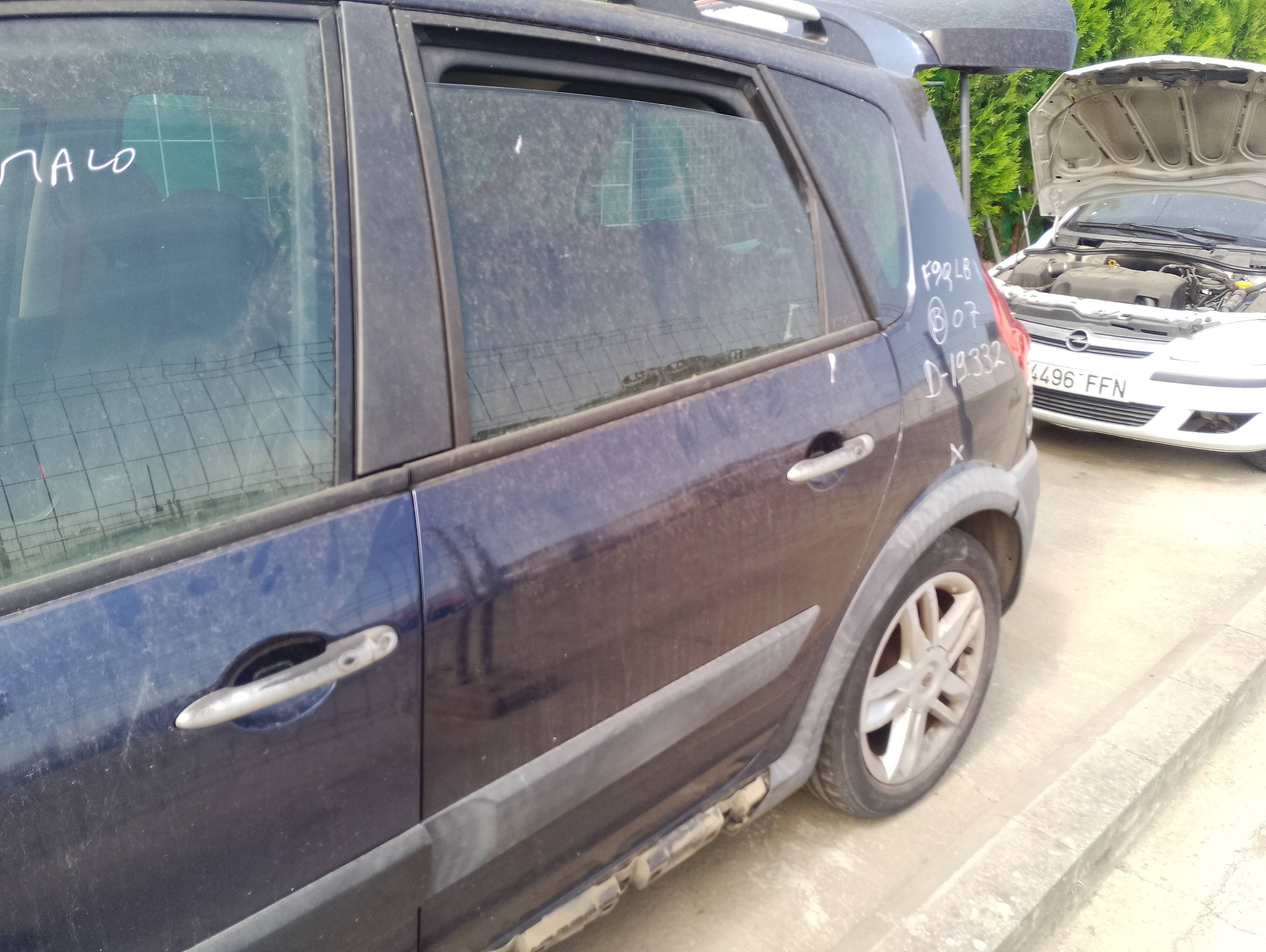 Recambio de puerta trasera izquierda para renault scenic ii authentique referencia OEM IAM   