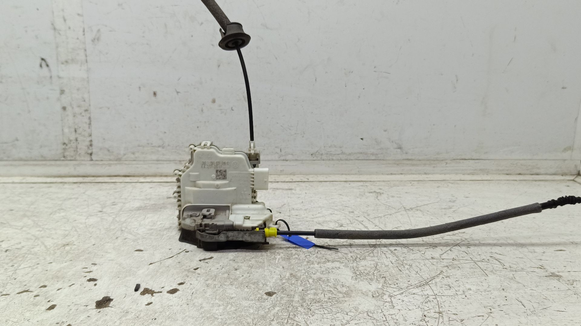 Recambio de cerradura puerta delantera derecha para audi a4 berlina (8w2) básico referencia OEM IAM 8X1837016C  