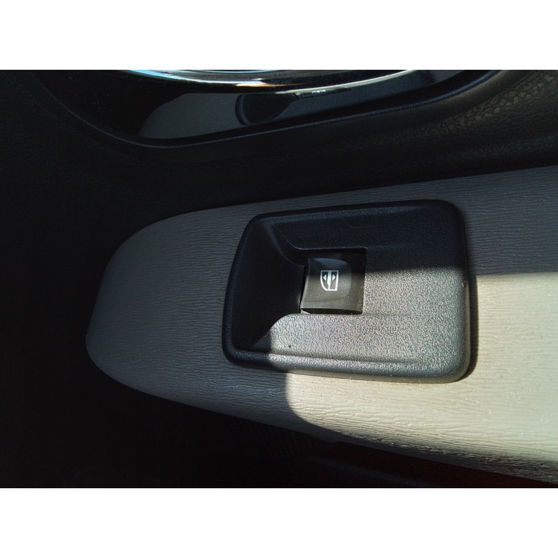 Recambio de mando elevalunas trasero derecho para dacia lodgy 1.5 dci diesel fap cat referencia OEM IAM   