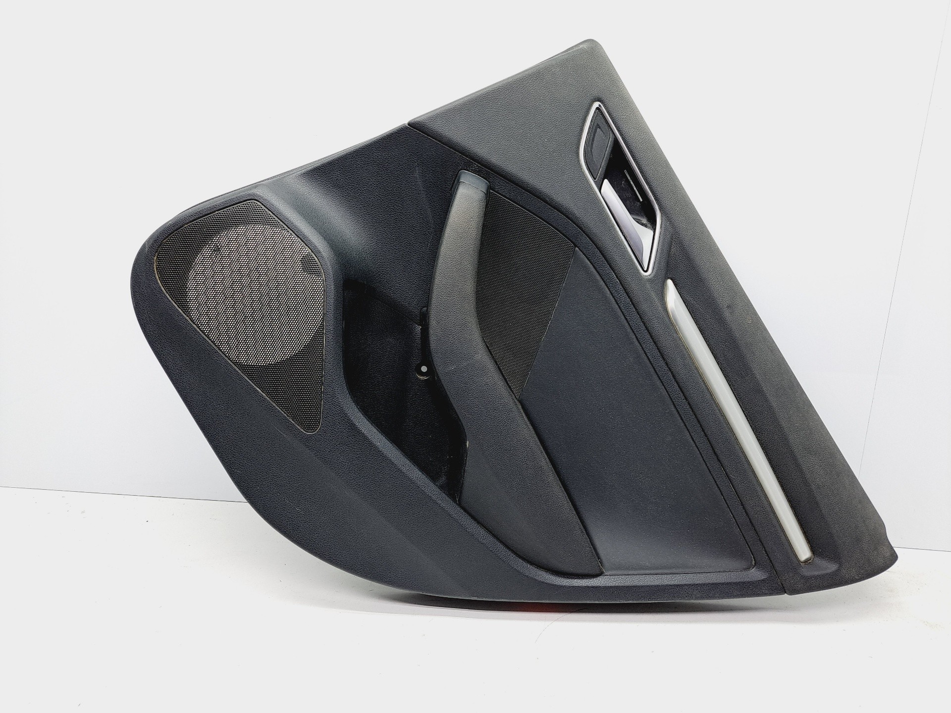 Recambio de guarnecido puerta trasera derecha para audi a3 sportback (8vf) 30 tdi design referencia OEM IAM 8V4867306  