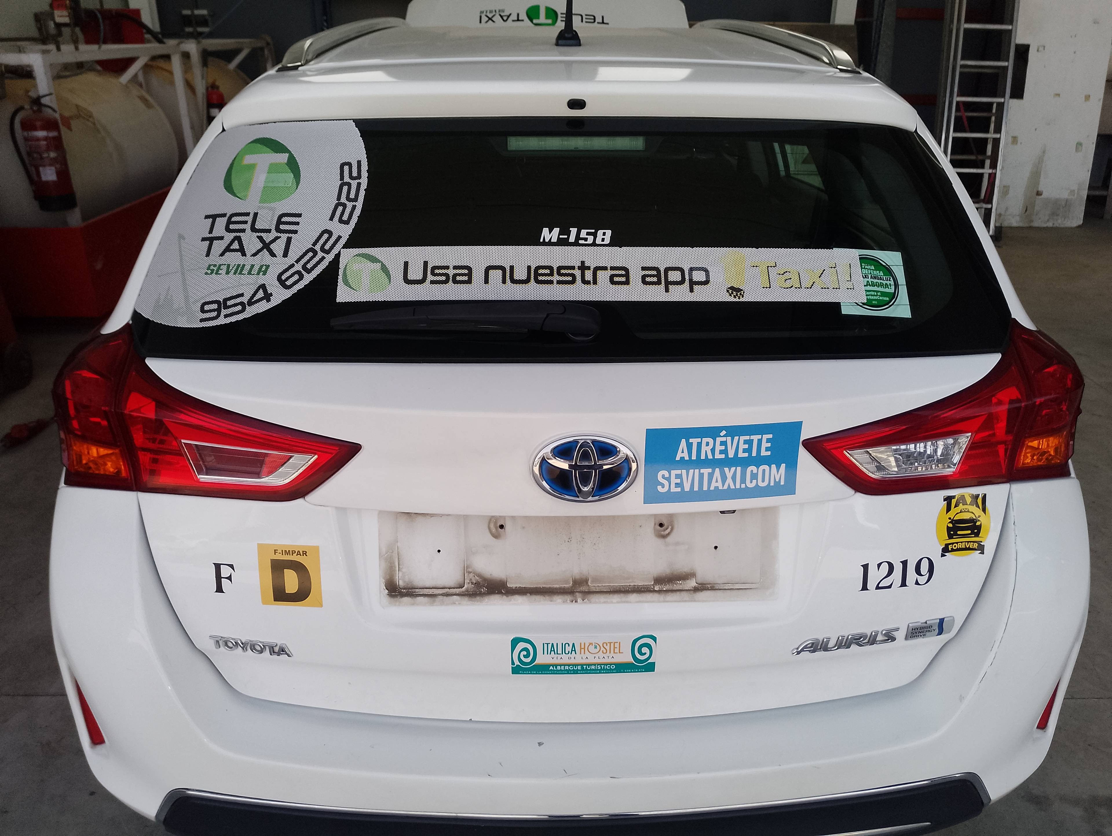 Recambio de porton trasero para toyota auris hybrid active referencia OEM IAM 6700502260  