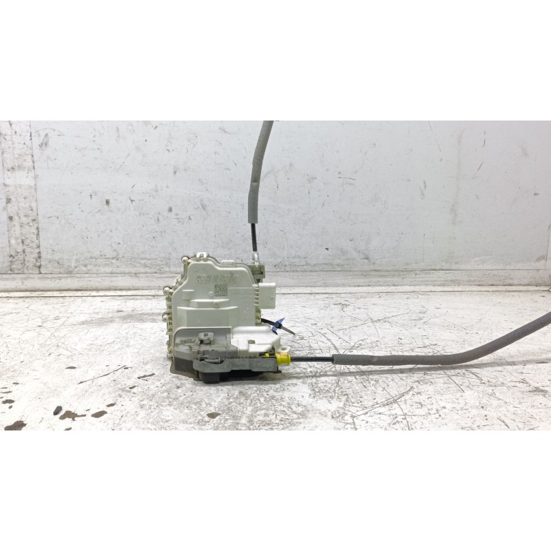 Recambio de cerradura puerta trasera derecha para audi a4 berlina (8w2) básico referencia OEM IAM 8X0839016E  