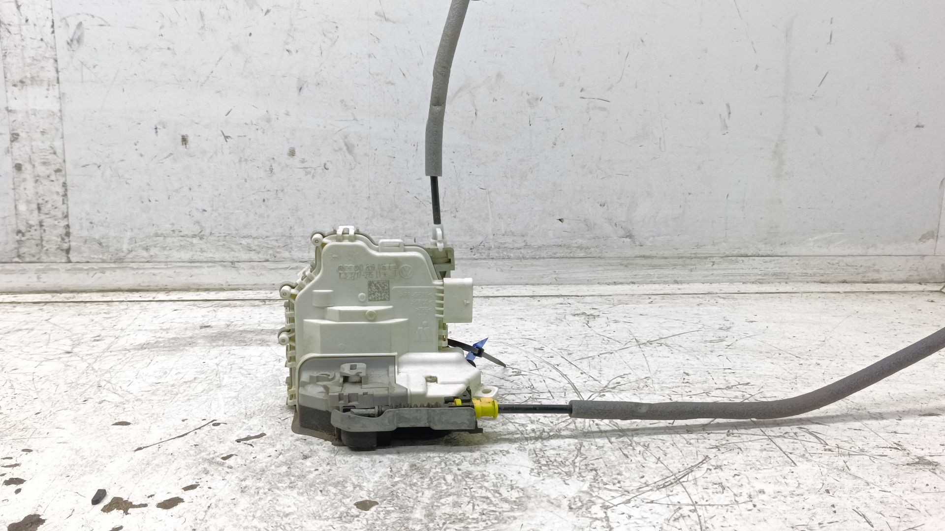 Recambio de cerradura puerta trasera derecha para audi a4 berlina (8w2) básico referencia OEM IAM 8X0839016E  