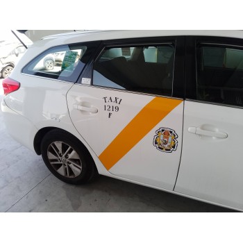 Recambio de puerta trasera derecha para toyota auris hybrid active referencia OEM IAM   