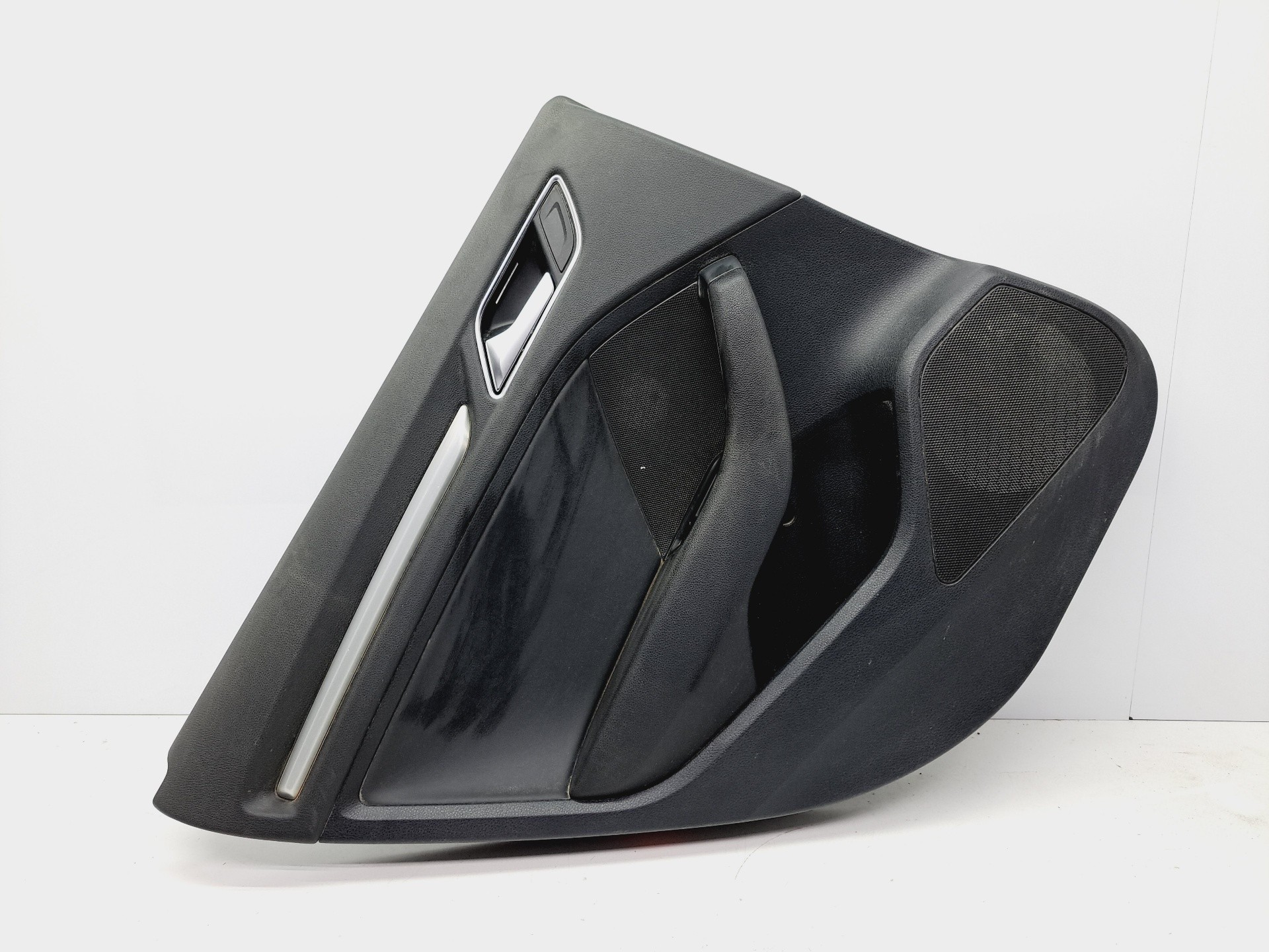 Recambio de guarnecido puerta trasera izquierda para audi a3 sportback (8vf) 30 tdi design referencia OEM IAM 8V4867305  