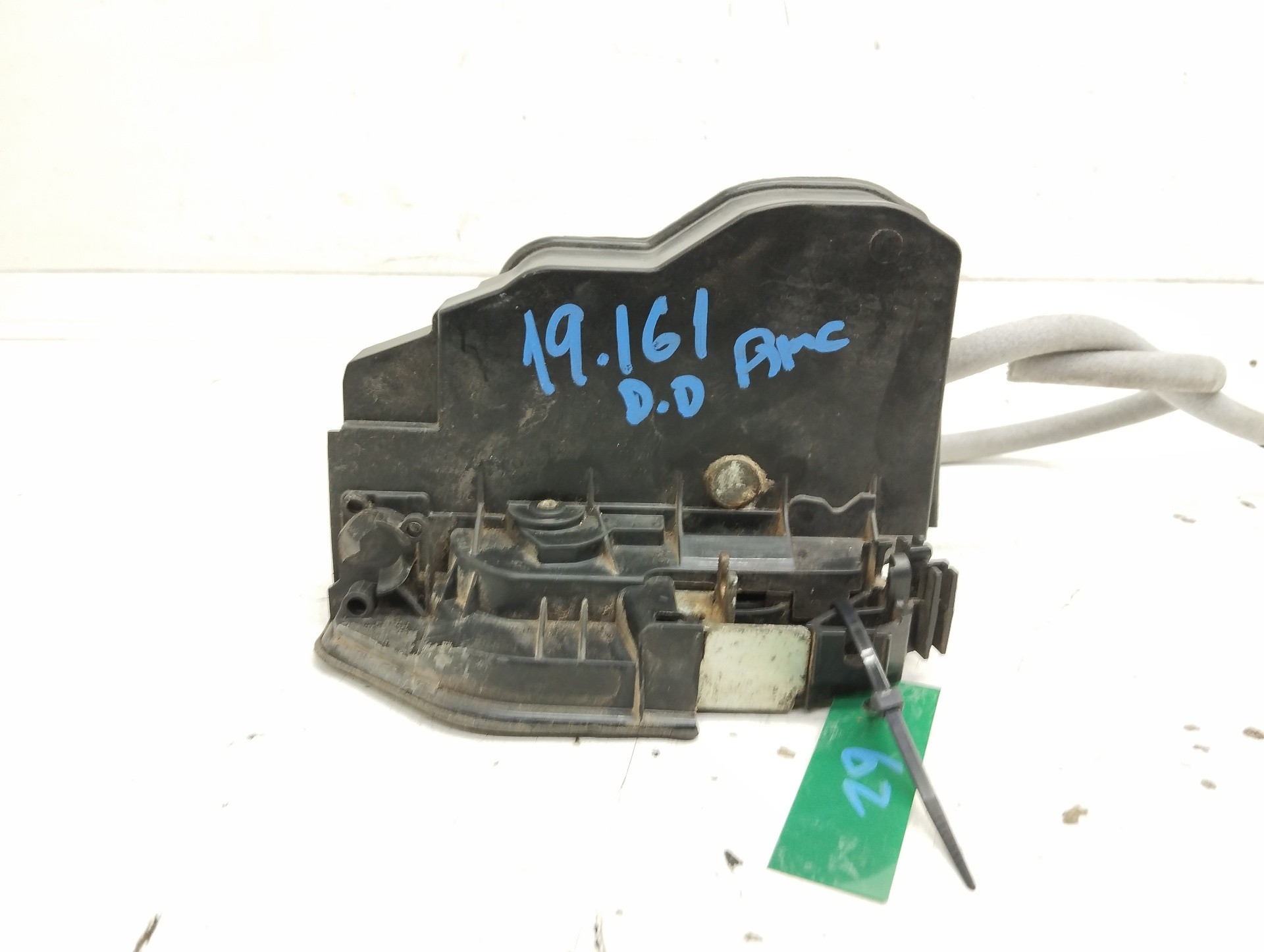 Recambio de cerradura puerta delantera derecha para bmw serie 1 berlina (e81/e87) 118d referencia OEM IAM 7202146  