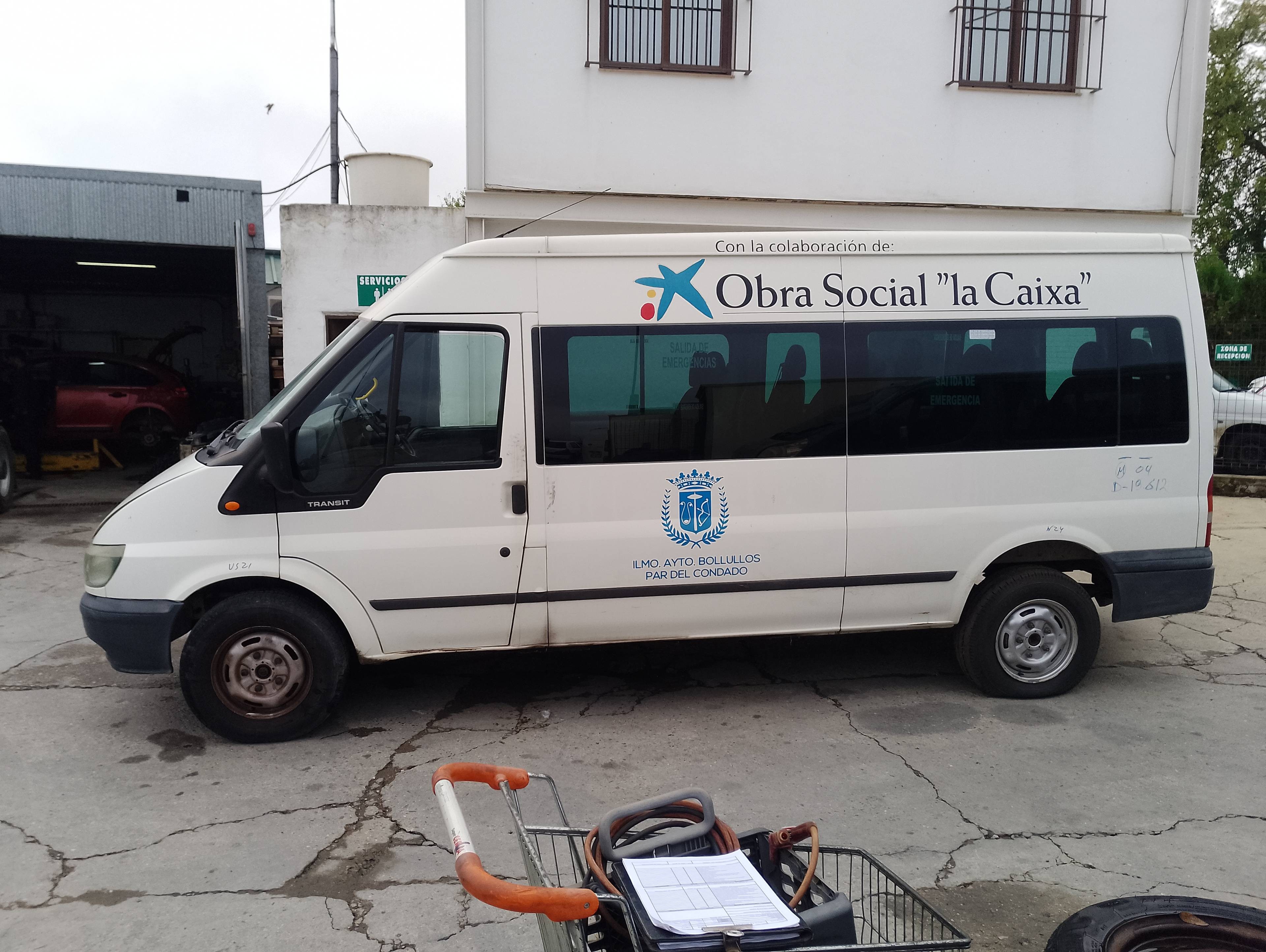 ford transit mod. 2000 bus del año 2004