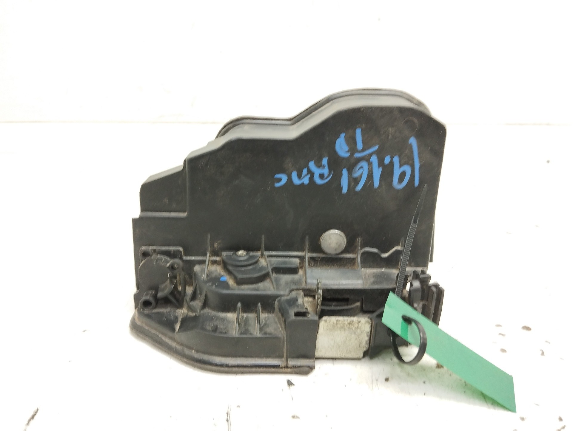 Recambio de cerradura puerta trasera derecha para bmw serie 1 berlina (e81/e87) 118d referencia OEM IAM 7202148  