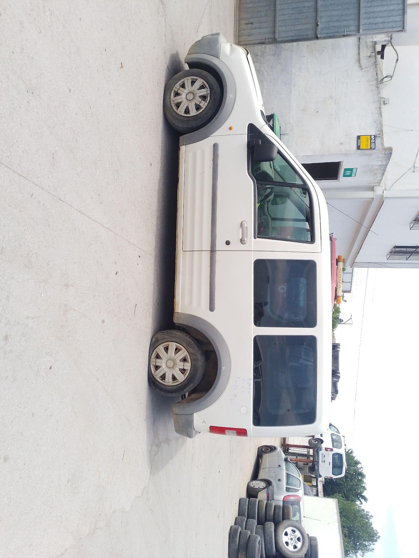 ford tourneo connect del año 2006