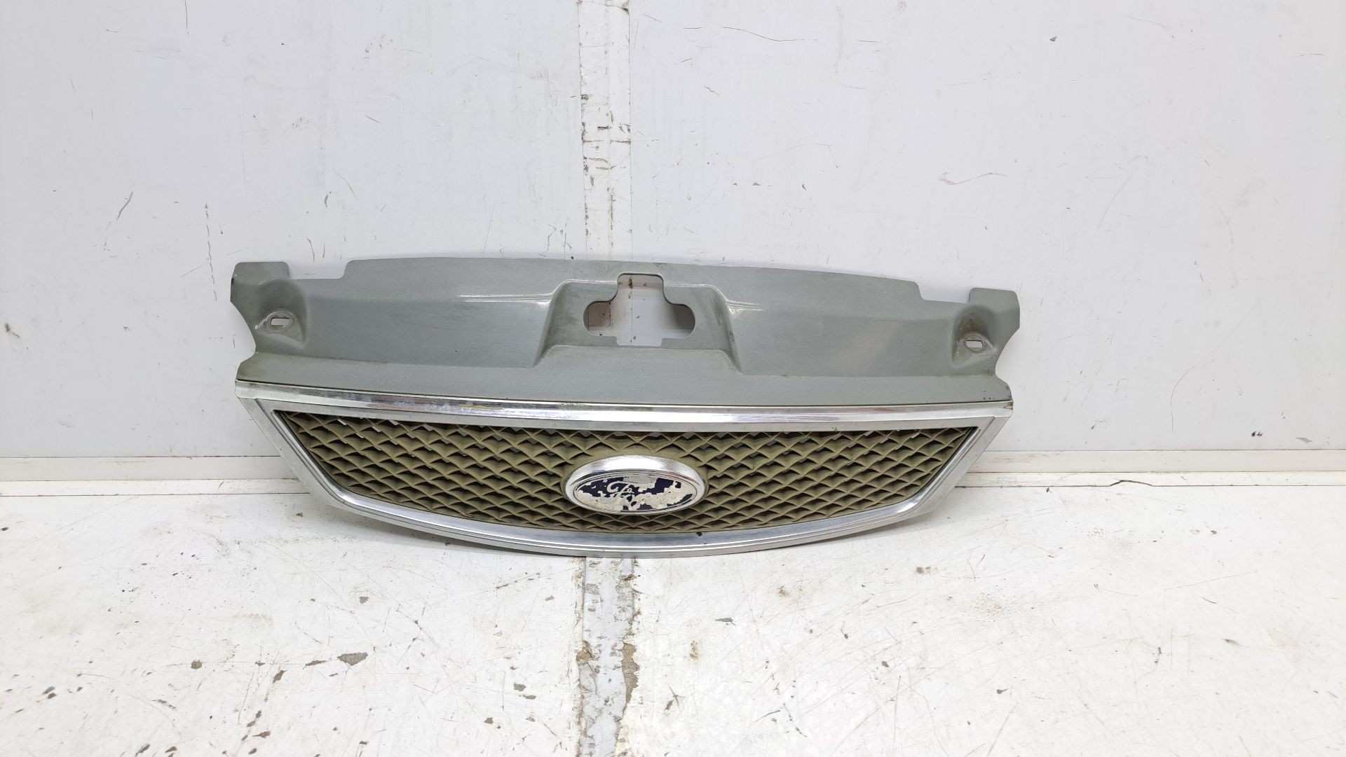 Recambio de rejilla delantera para ford mondeo berlina (ge) ambiente referencia OEM IAM fd07224gav  