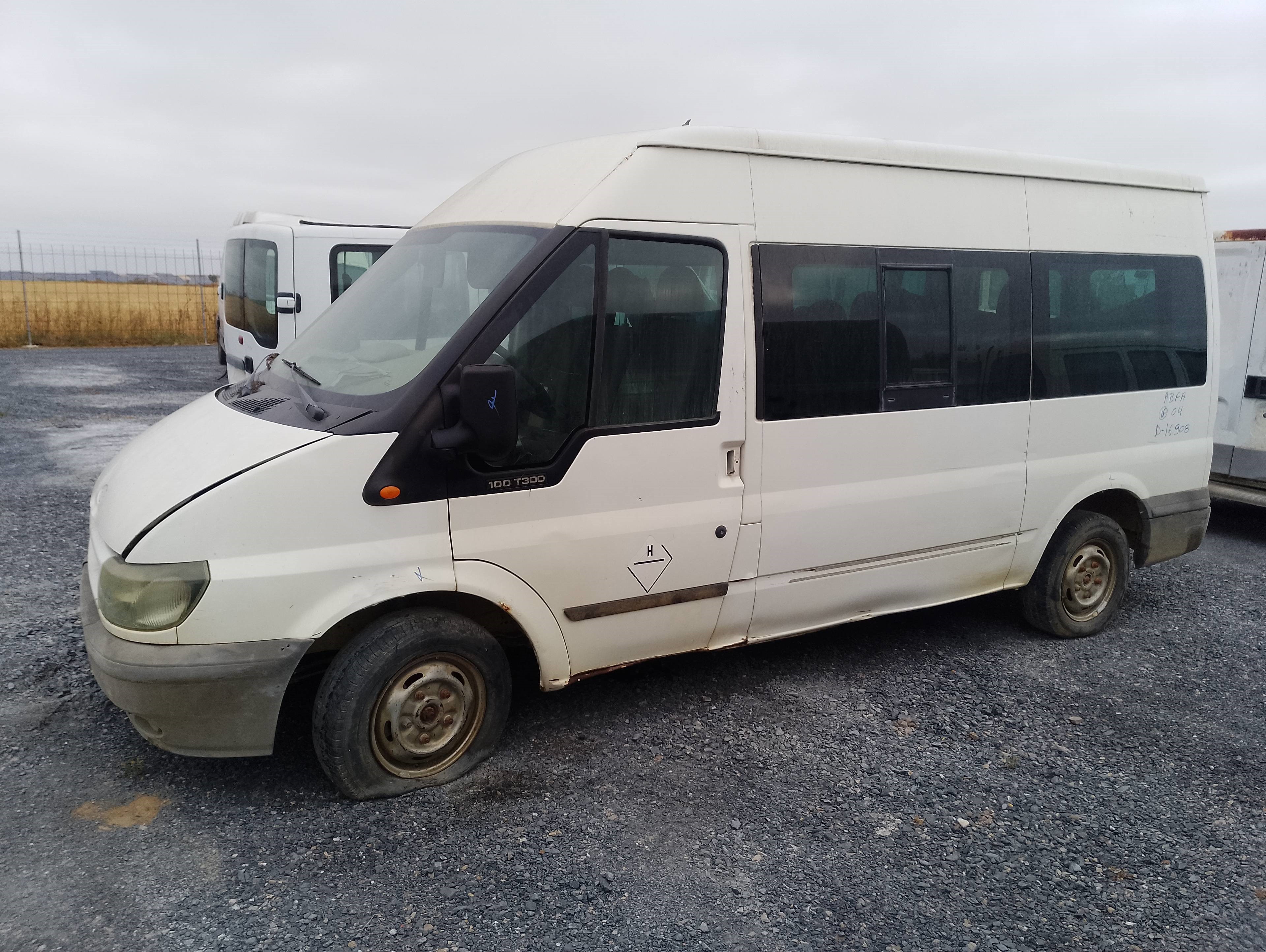 ford transit mod.2000 caja abierta del año 2004