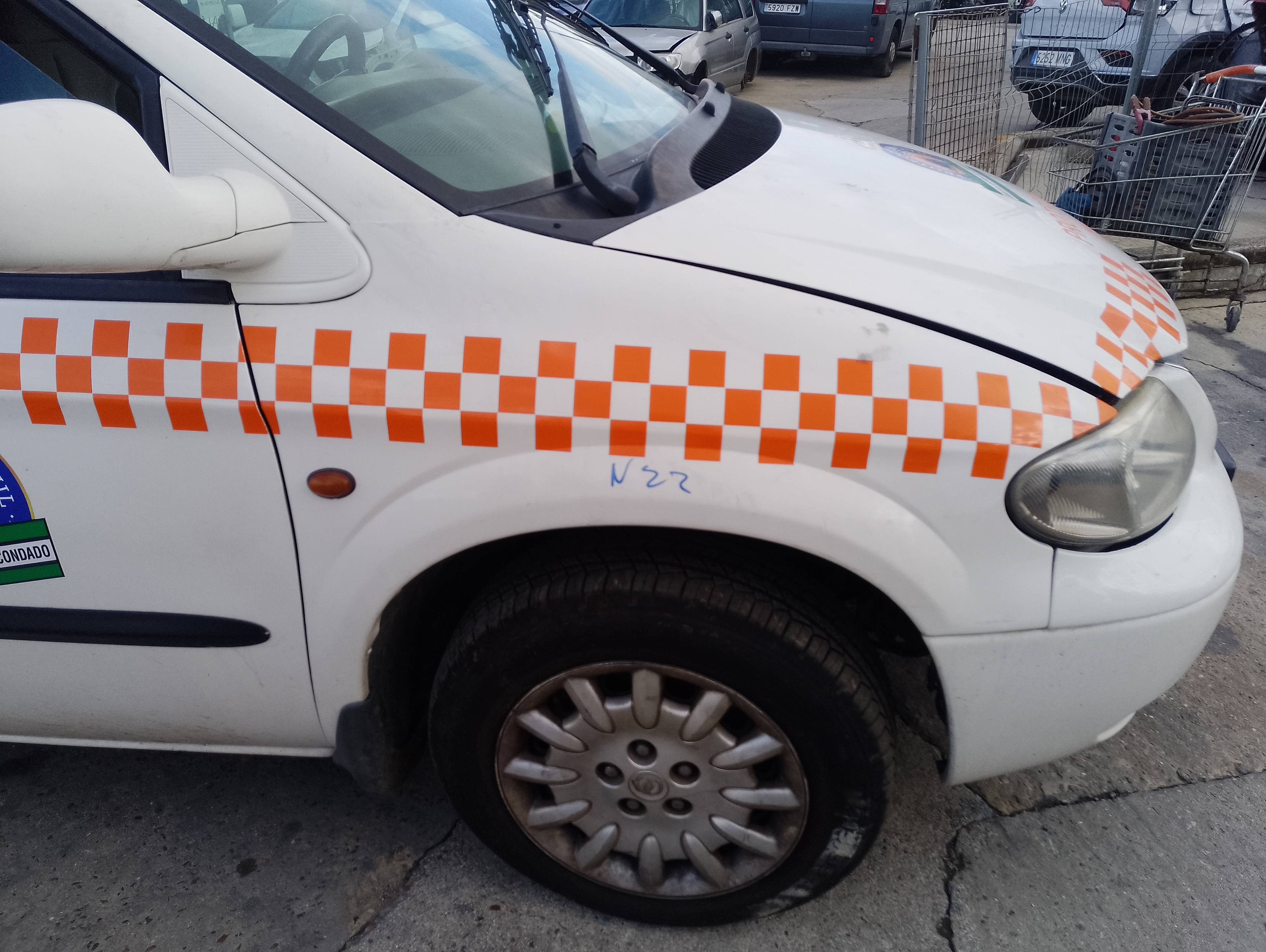 Recambio de aleta delantera derecha para chrysler voyager (rg) referencia OEM IAM   