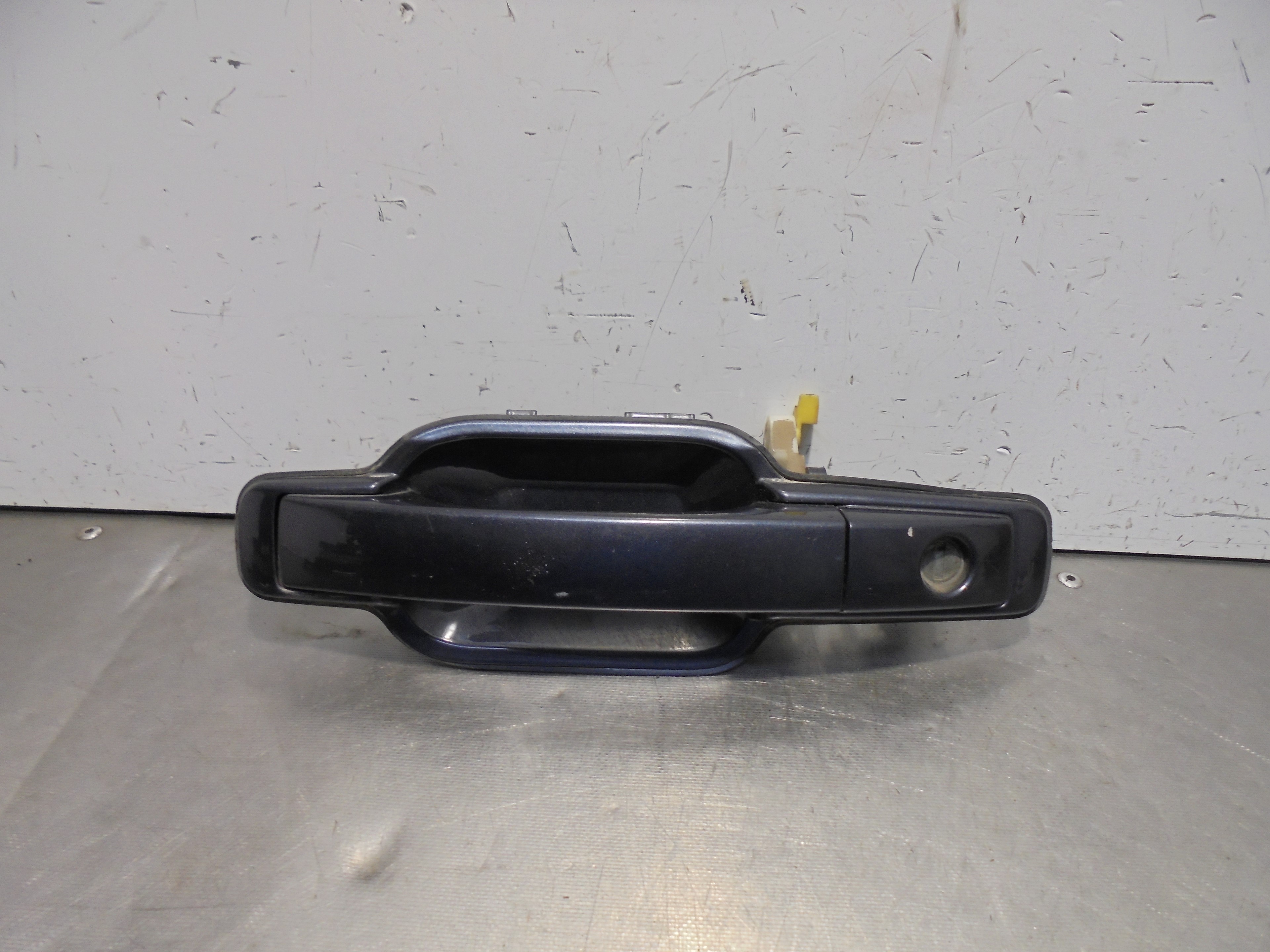 Recambio de maneta exterior delantera izquierda para ssangyong actyon sports 2.0 td cat referencia OEM IAM 7244031000  