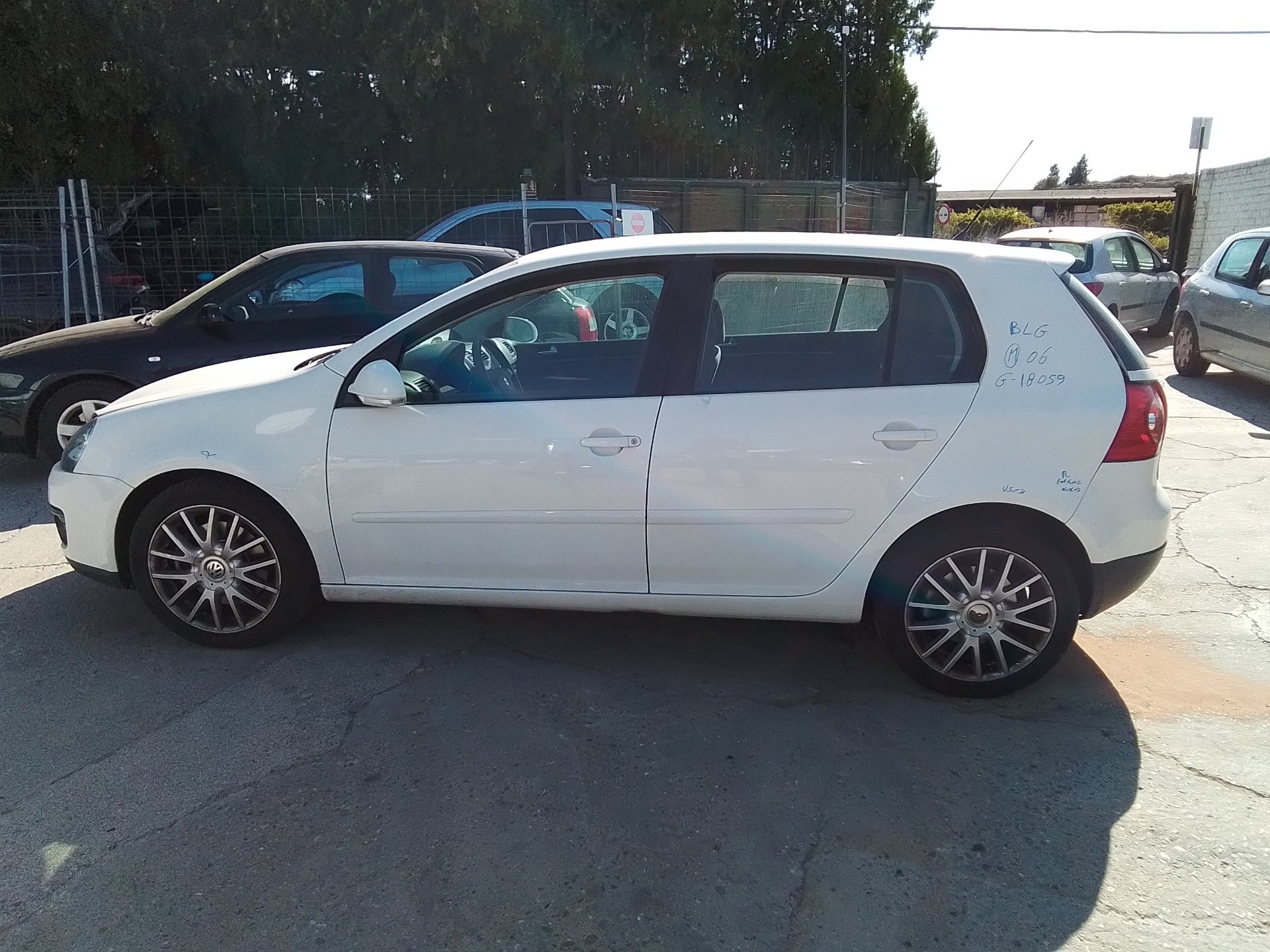 volkswagen golf v berlina (1k1) del año 2006