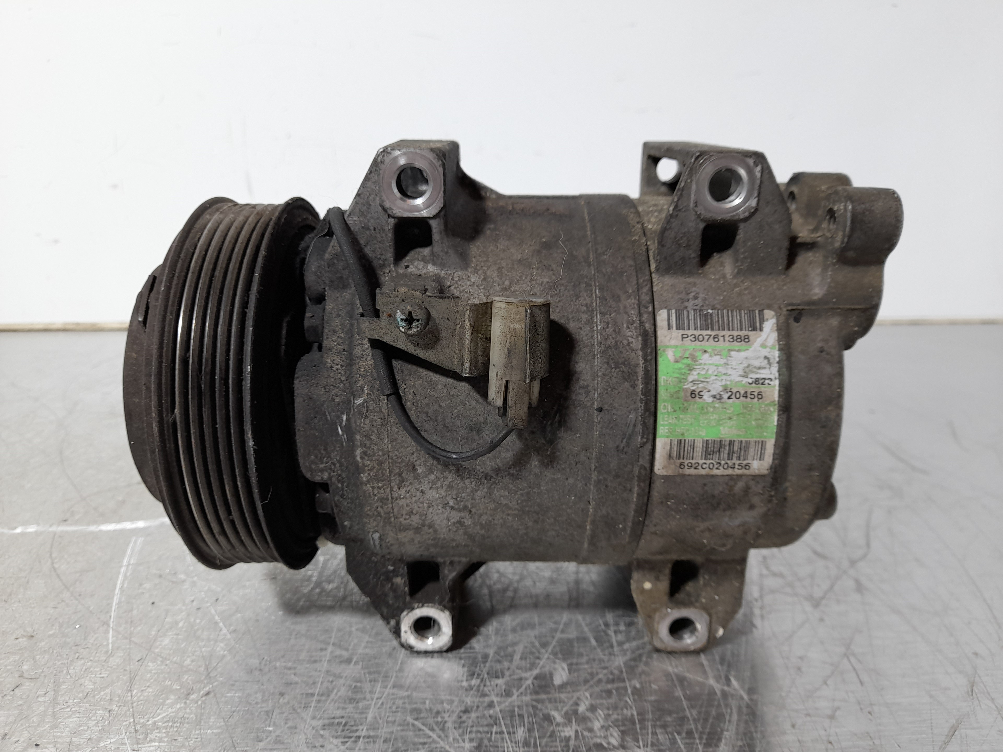 Recambio de compresor aire acondicionado para volvo xc70 2.4 diesel cat referencia OEM IAM P30761388 VALEO 