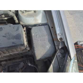 CAJA RELES / FUSIBLES 