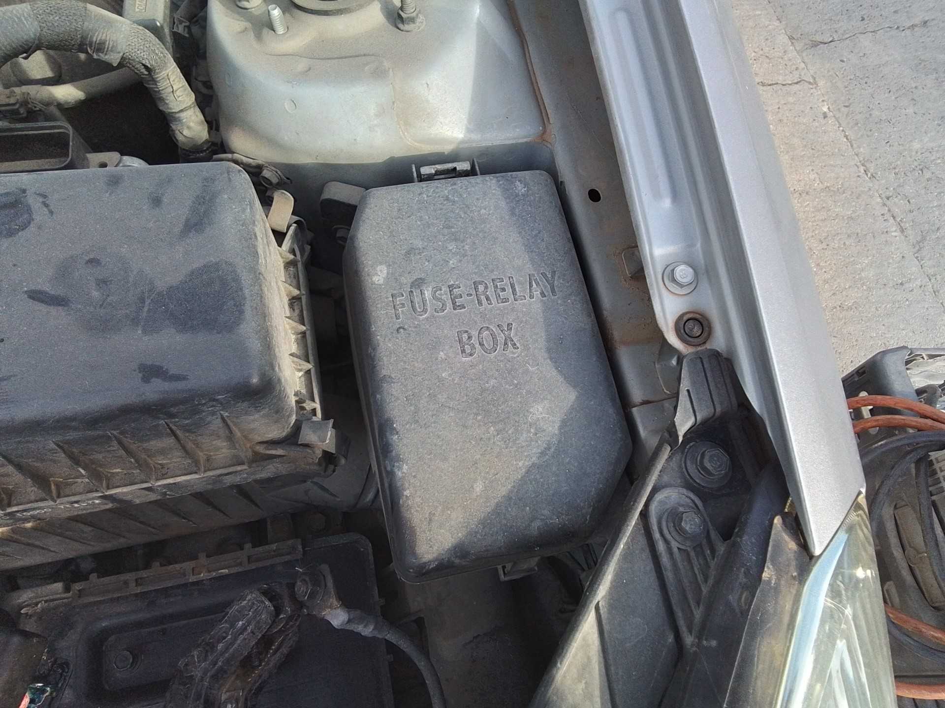 Recambio de caja reles / fusibles para kia rio 1.4 cat referencia OEM IAM   
