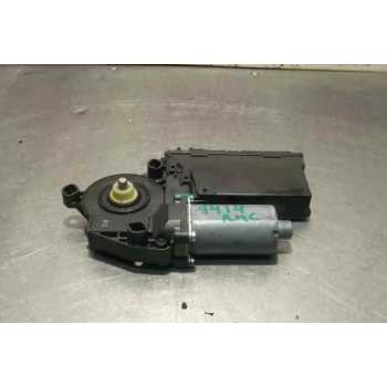 MOTOR ELEVALUNAS DELANTERO DERECHO 8E1959802H 