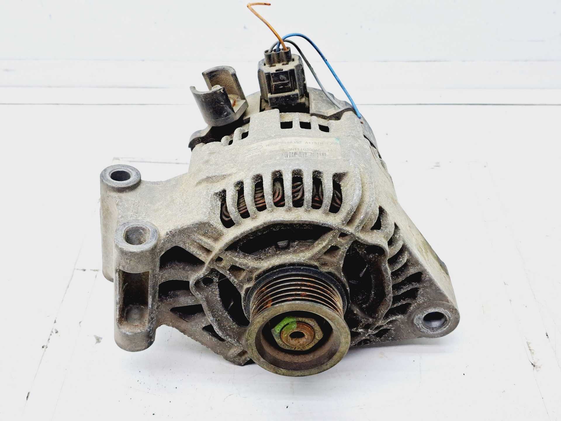 Recambio de alternador para ford fiesta (cbk) 1.4 16v cat referencia OEM IAM 3N1110300AC MS1022118352 