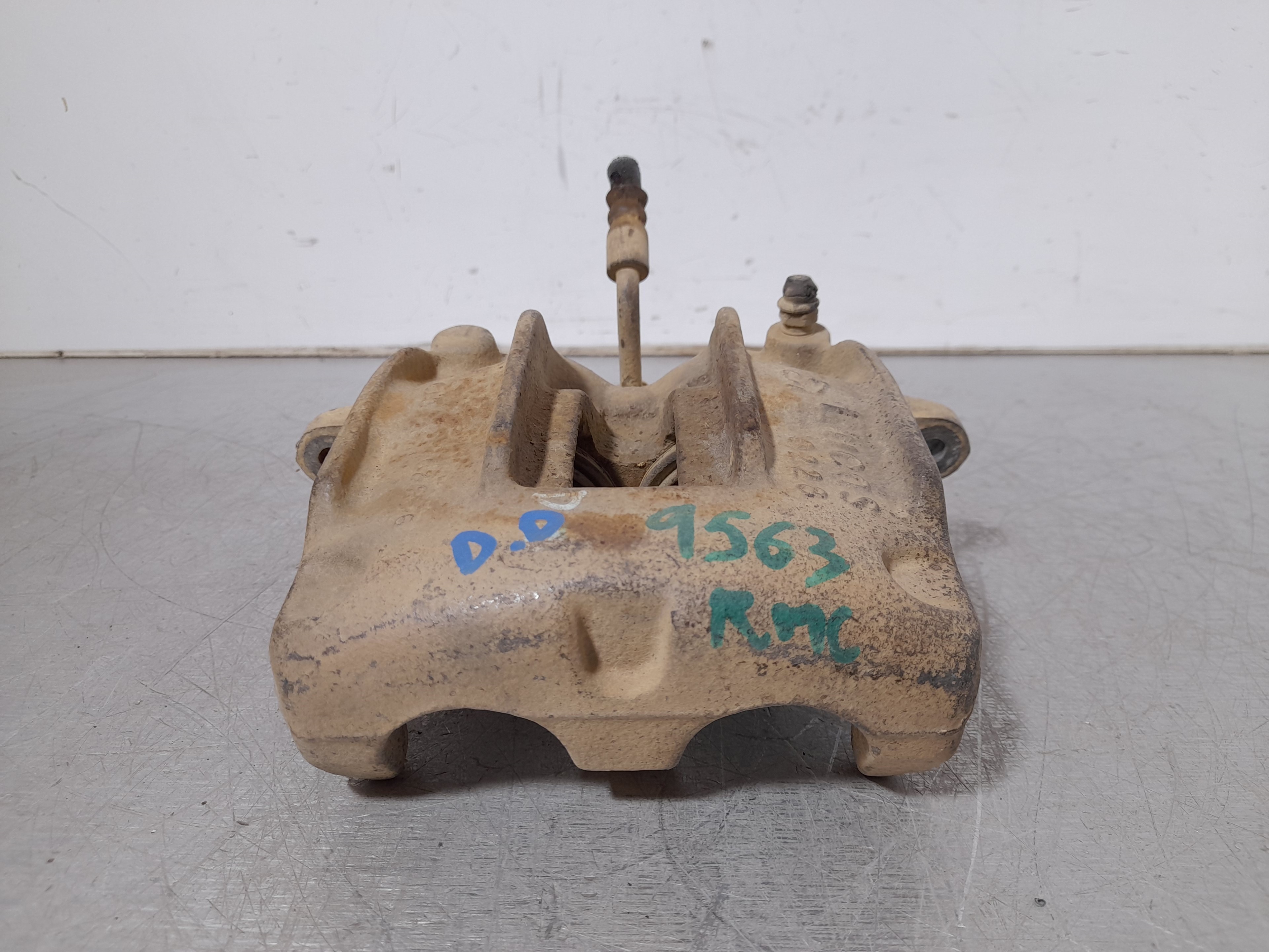 Recambio de pinza de freno delantera derecha para nissan terrano/terrano.ii (r20) aventura referencia OEM IAM   