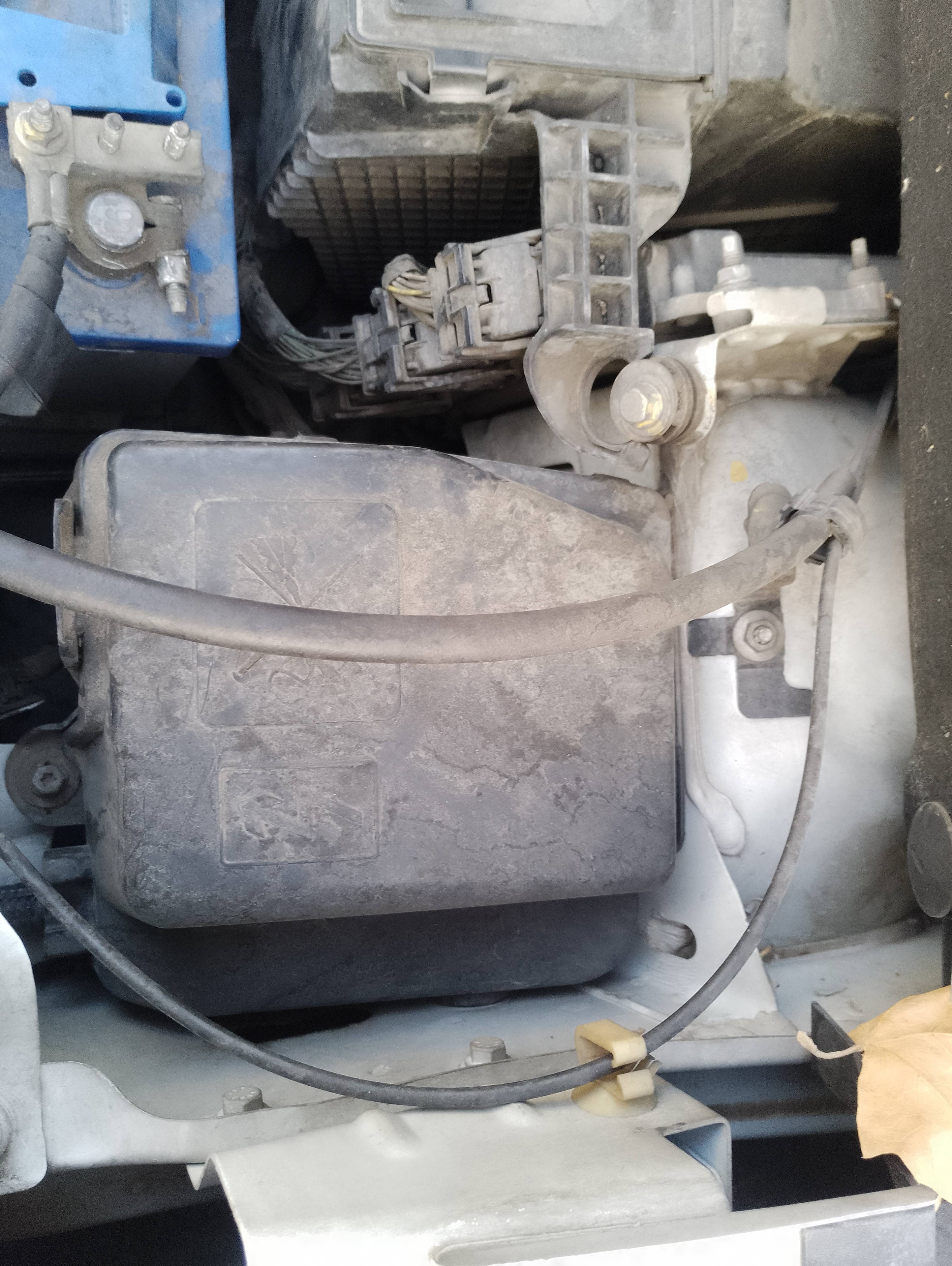Recambio de caja reles / fusibles para dacia lodgy ambiance referencia OEM IAM   