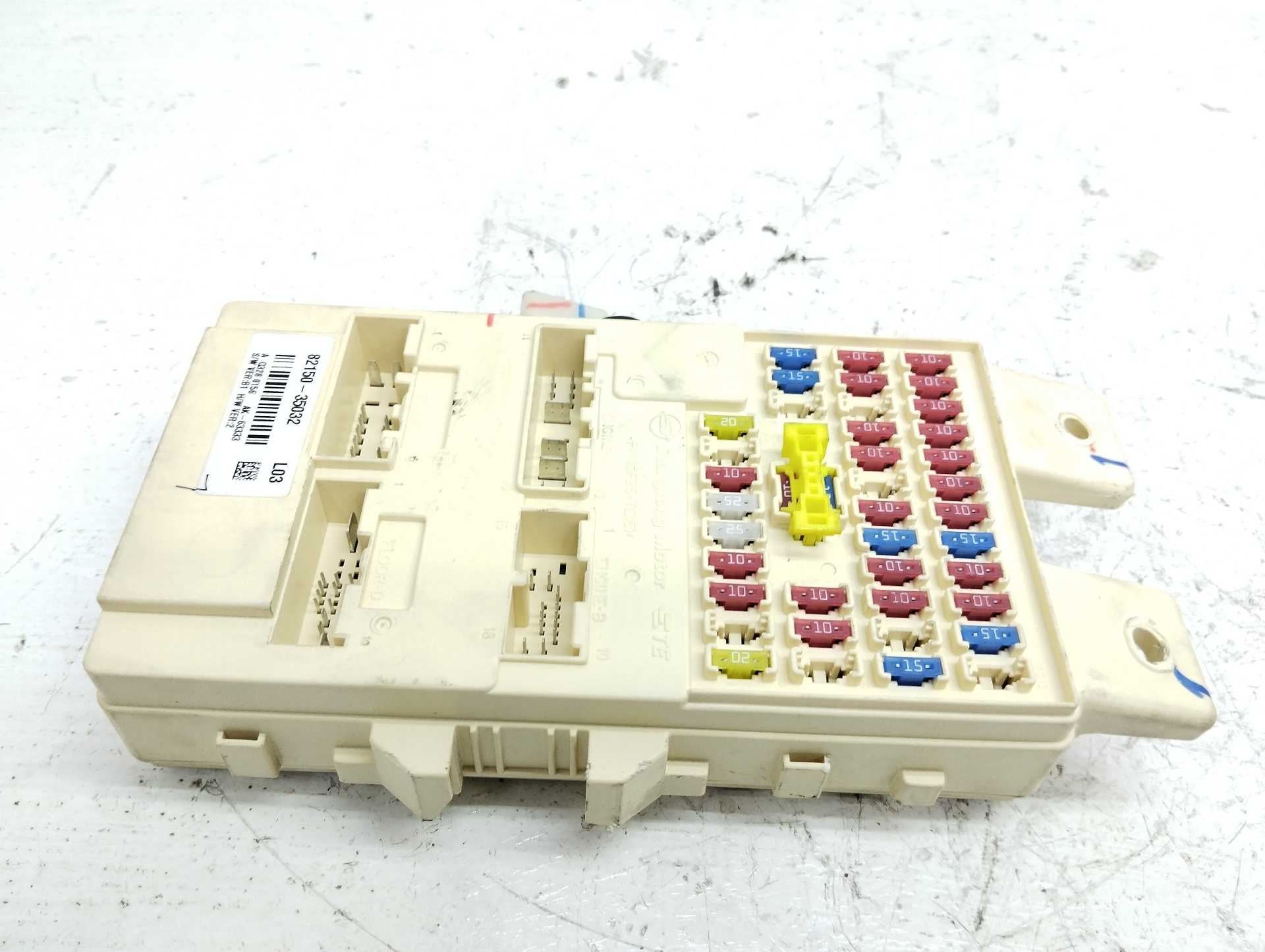 Recambio de centralita bsi para ssangyong tivoli crystal 4x2 referencia OEM IAM 8215035032  