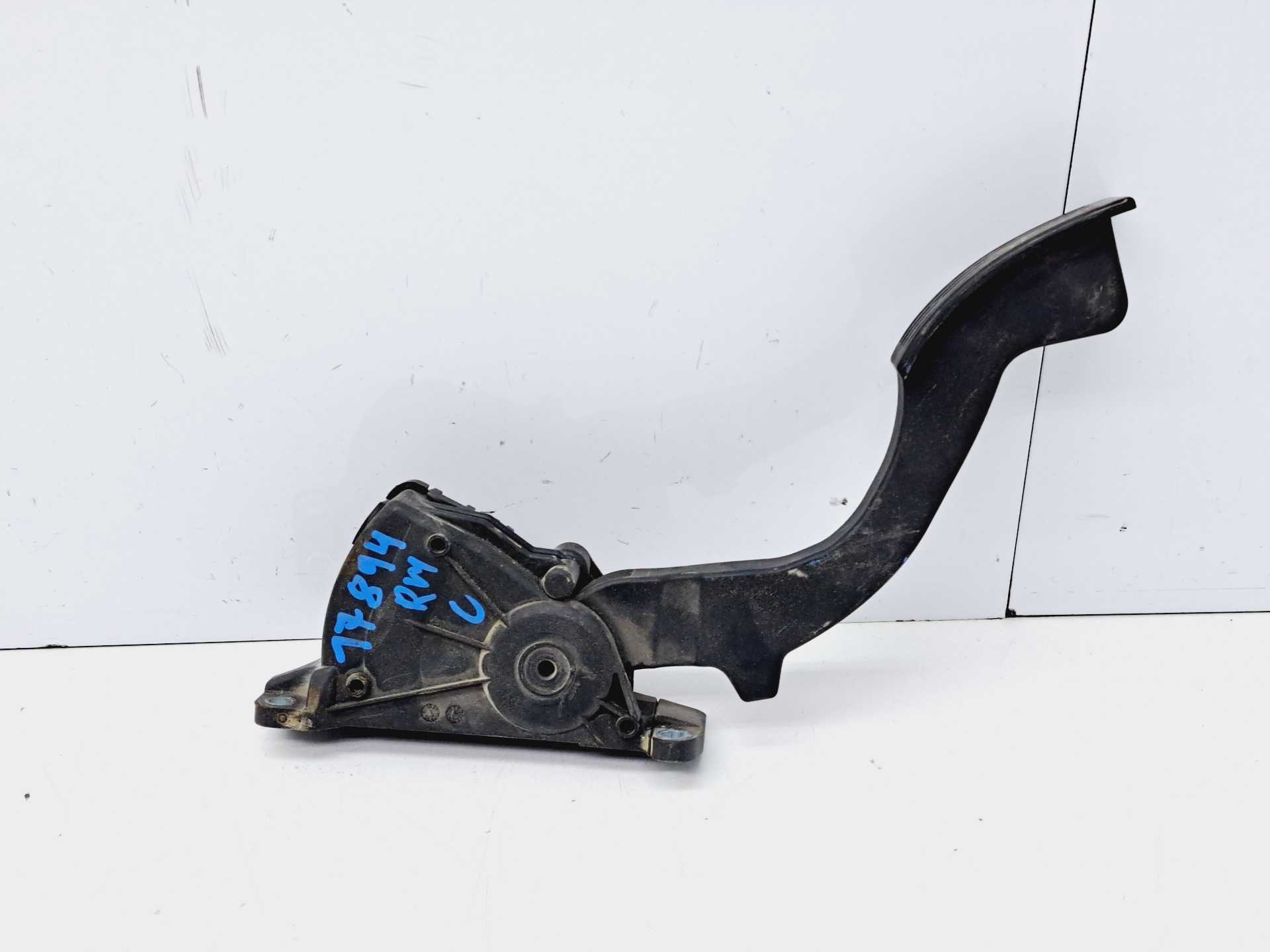Recambio de pedal acelerador para ford focus berlina (cap) 1.6 tdci cat referencia OEM IAM 4M519F836AJ  