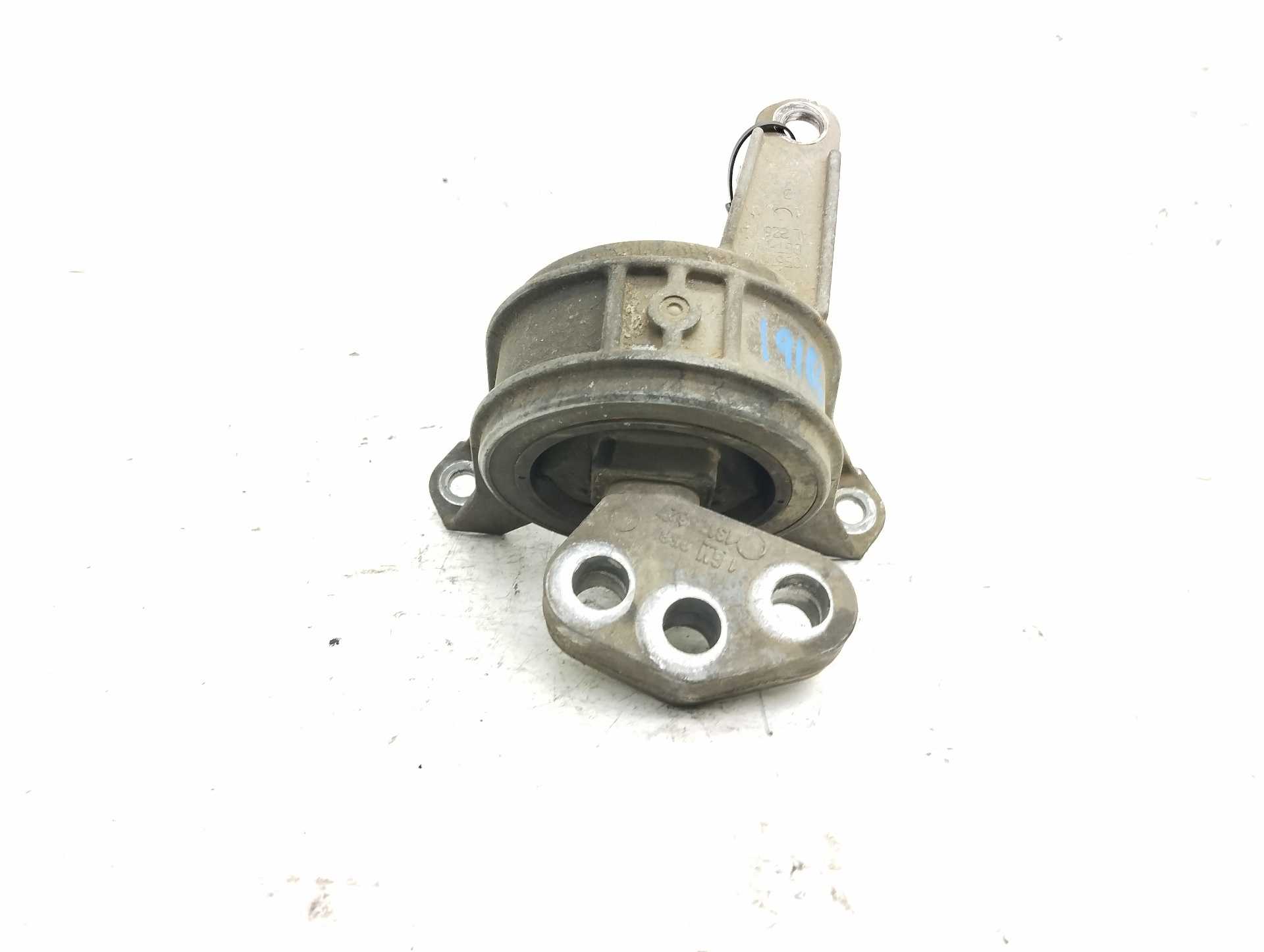 Recambio de soporte motor derecho para opel astra h berlina cosmo referencia OEM IAM 13125627  