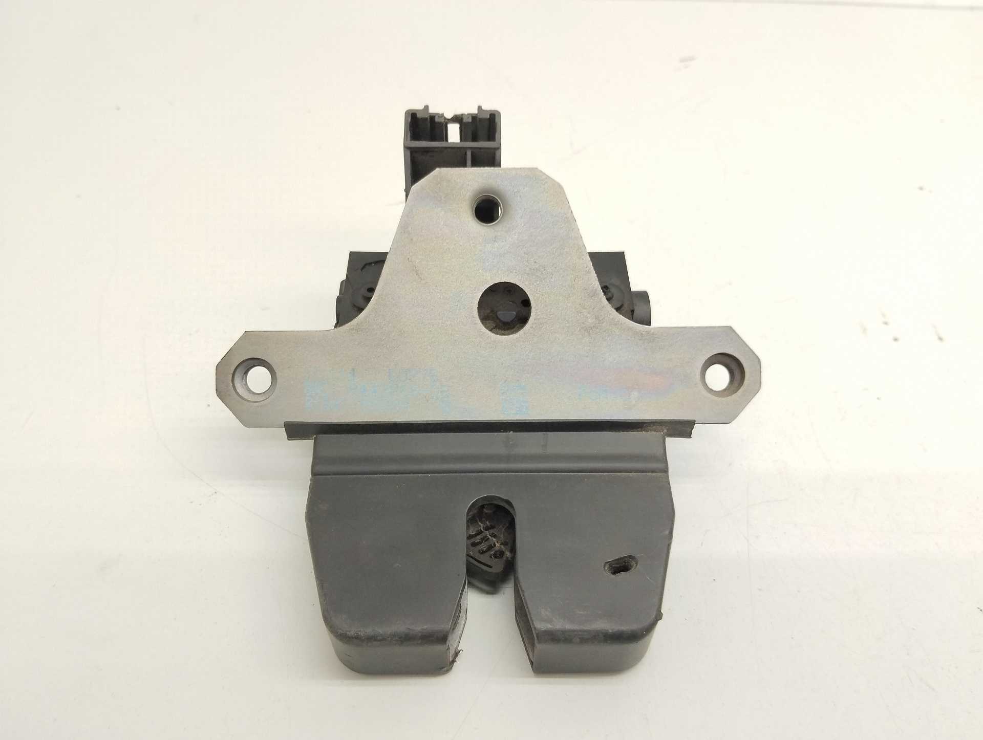 Recambio de cerradura maletero / porton para ford focus lim. (cb8) edition referencia OEM IAM 8M51R442A66DB  