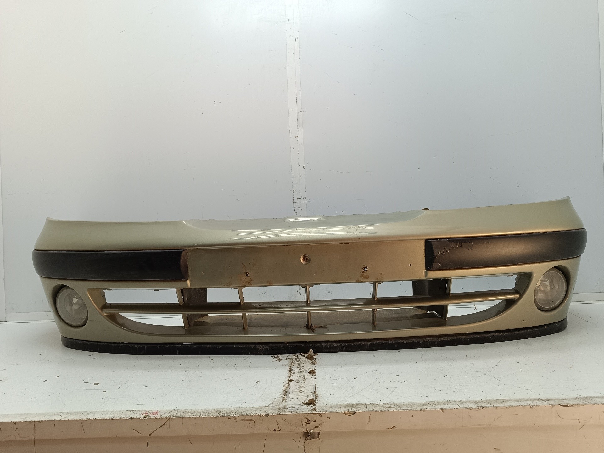Recambio de paragolpes delantero para renault megane i classic (la0) referencia OEM IAM  7701367998 
