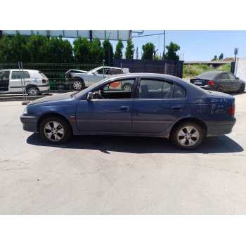 toyota avensis berlina (t 22) del año 2000