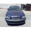 toyota avensis berlina (t 22) del año 2000