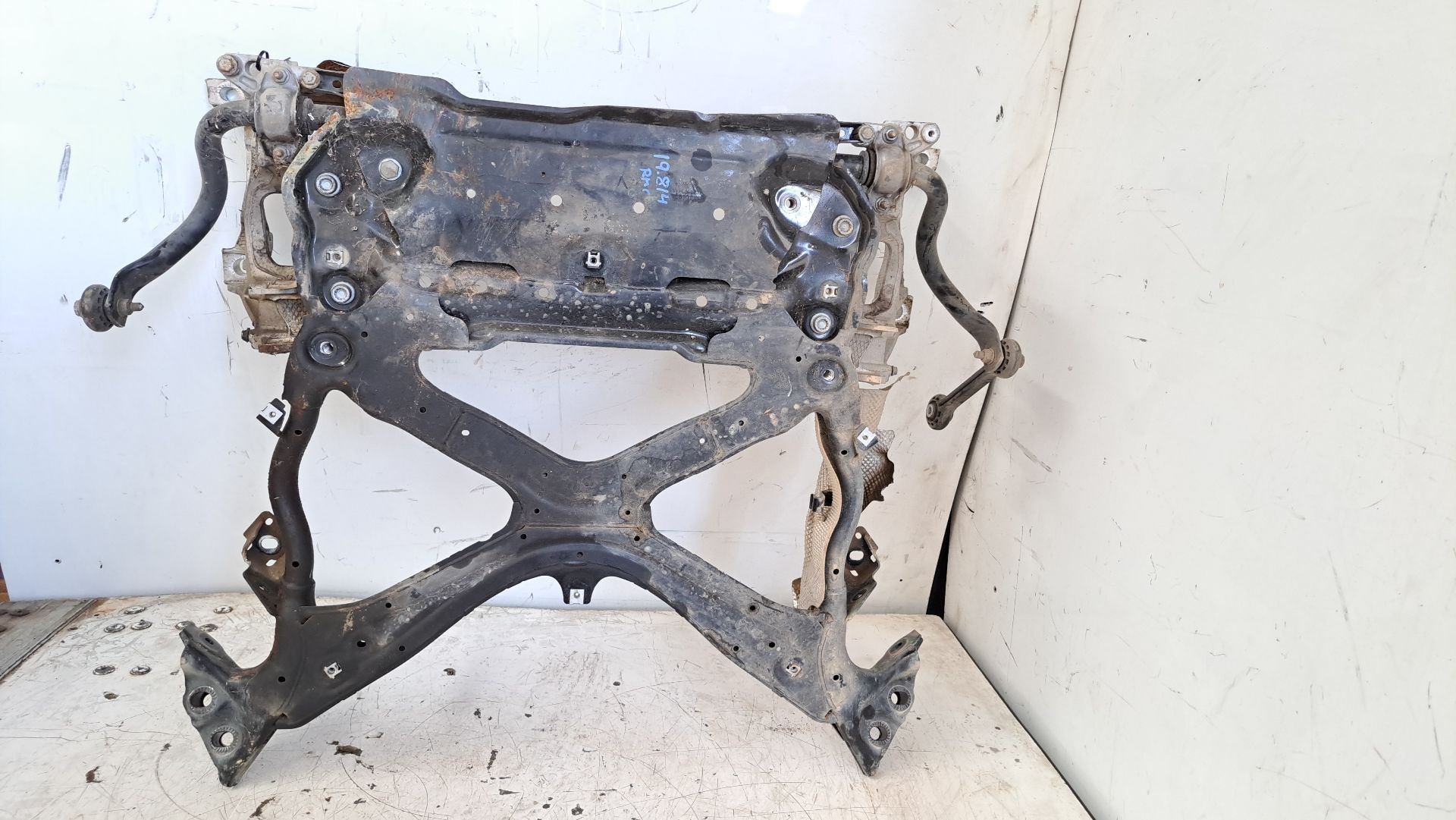 Recambio de cuna motor para audi a4 berlina (8w2) básico referencia OEM IAM 8w1399347f  