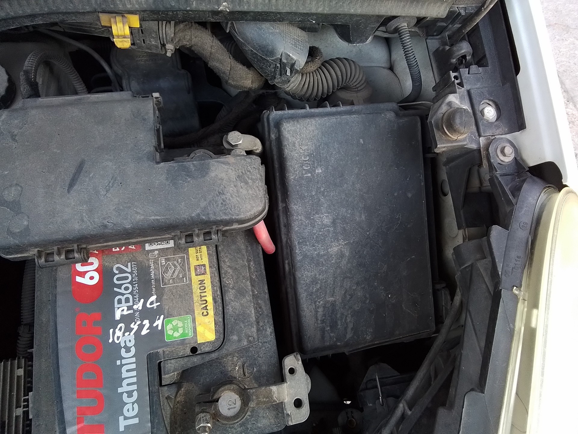 Recambio de caja reles / fusibles para opel corsa d 1.3 16v cdti referencia OEM IAM   
