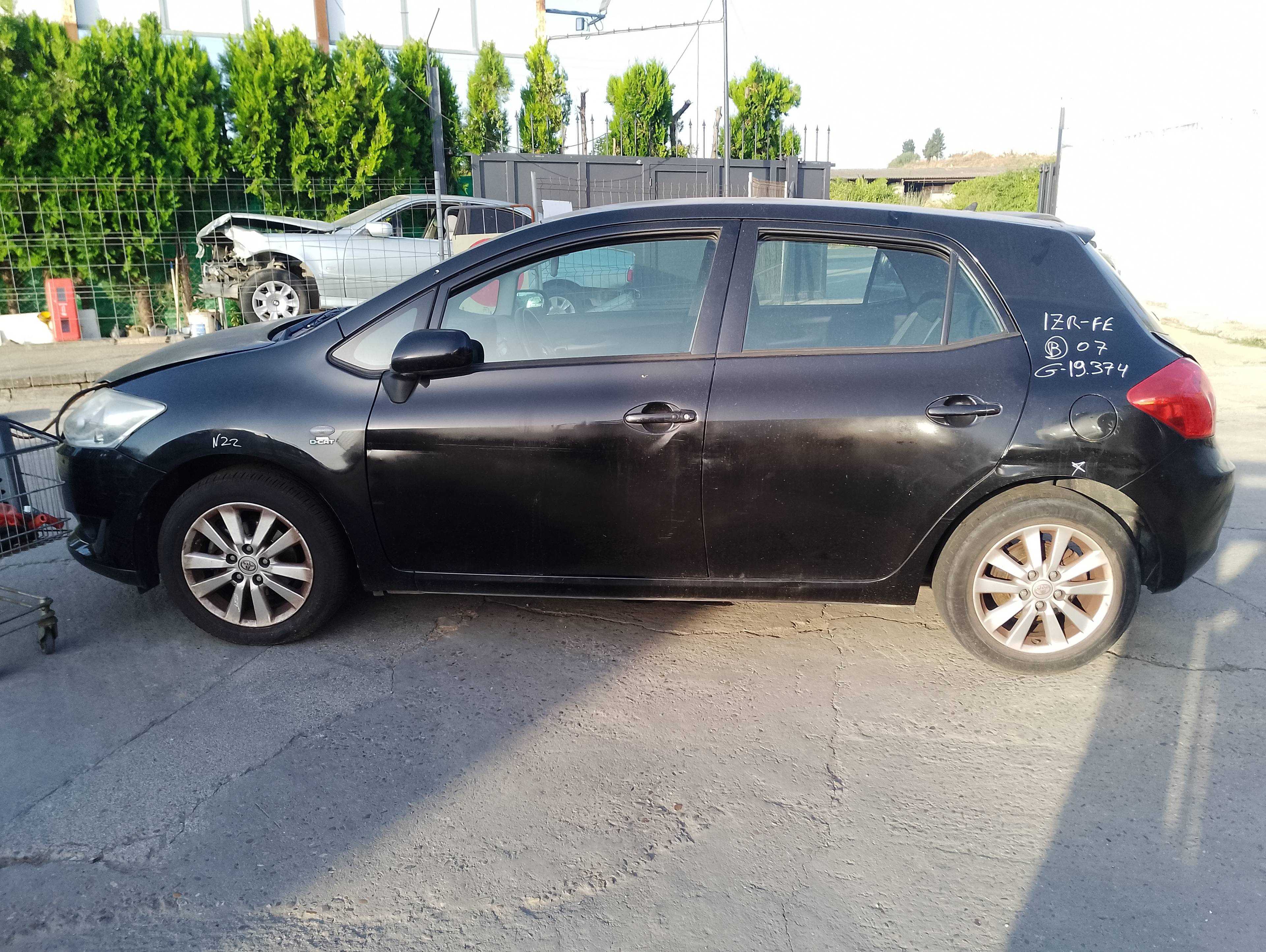 toyota auris del año 2007