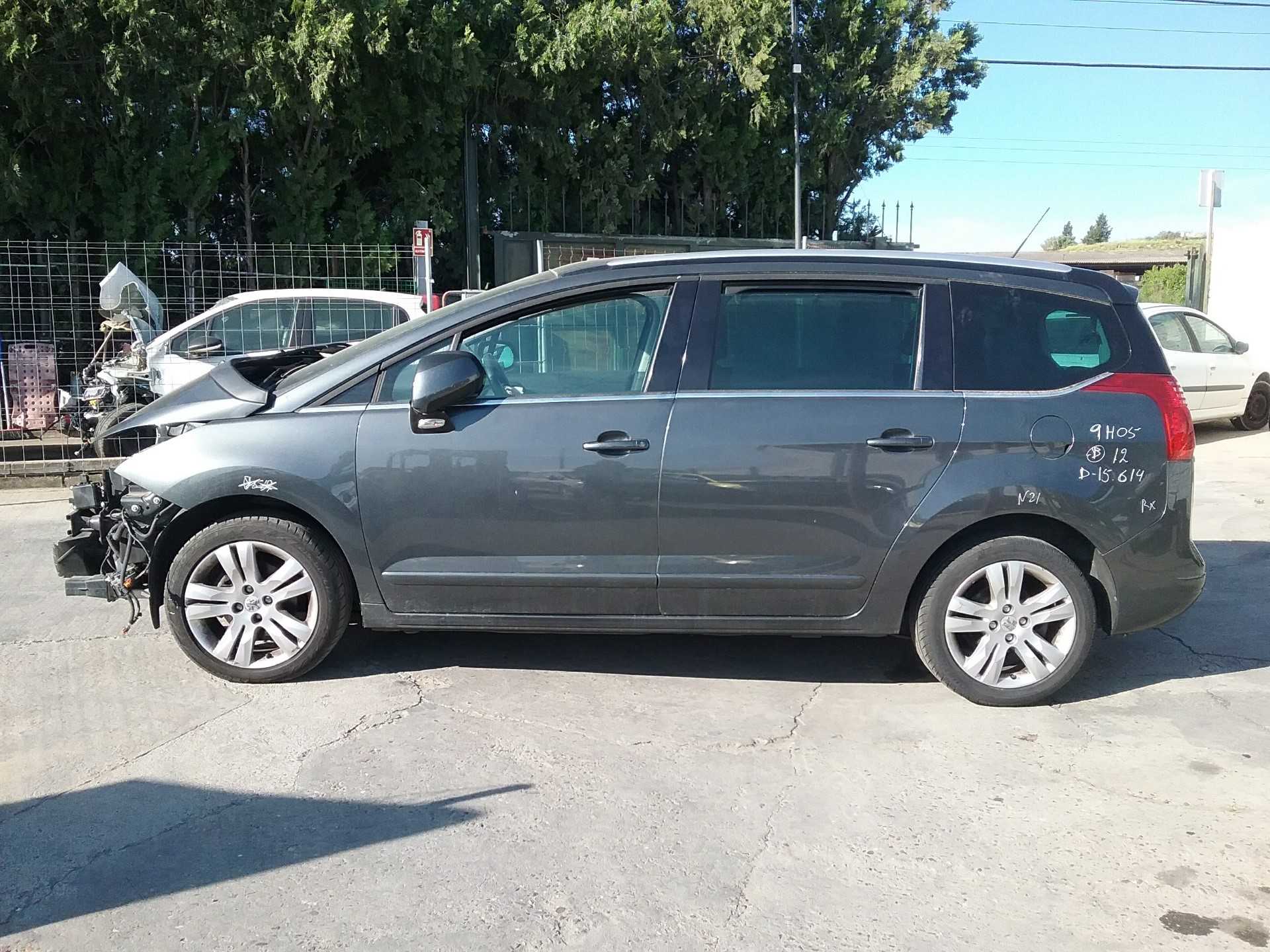 peugeot 5008 del año 2012