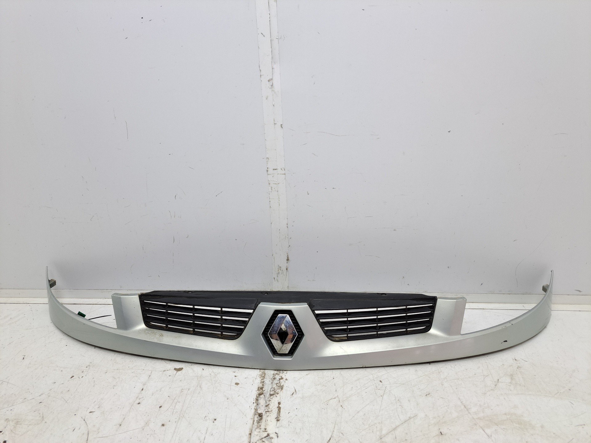 Recambio de rejilla delantera para renault kangoo (f/kc0) authentique oasis referencia OEM IAM  7701062877 