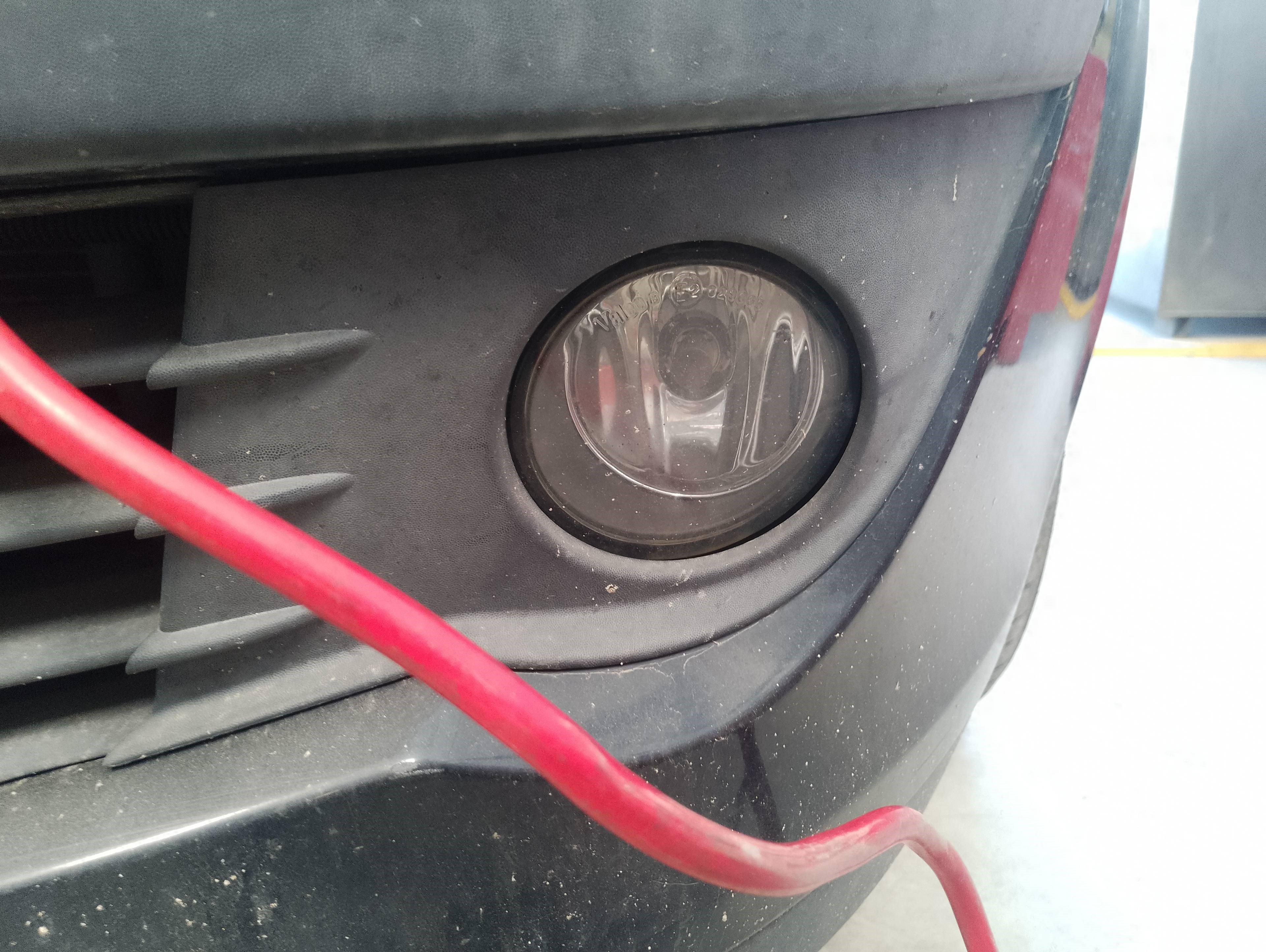 Recambio de faro antiniebla izquierdo para renault clio iii confort dynamique referencia OEM IAM   
