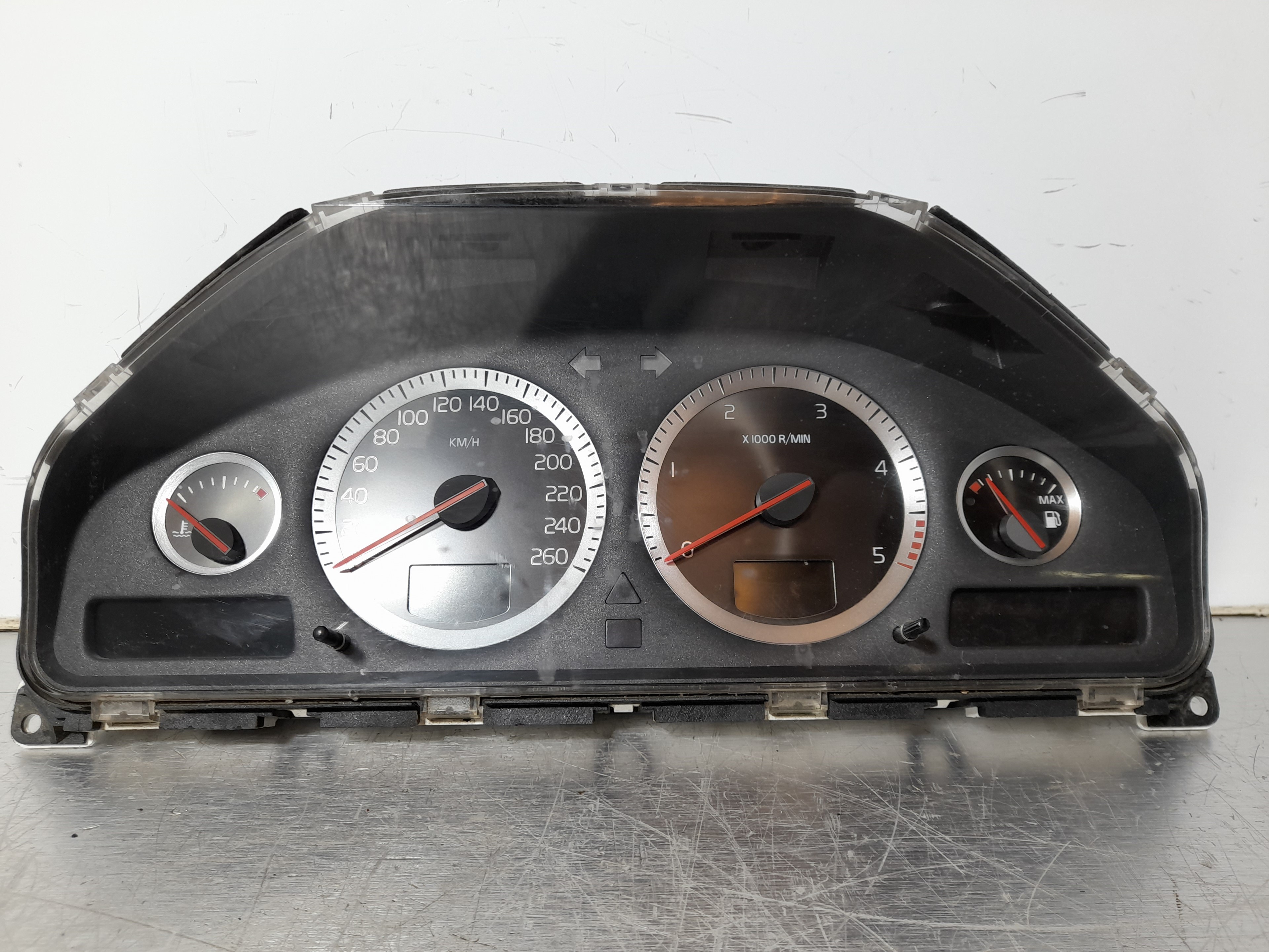 Recambio de cuadro instrumentos para volvo xc70 2.4 diesel cat referencia OEM IAM 30728791  