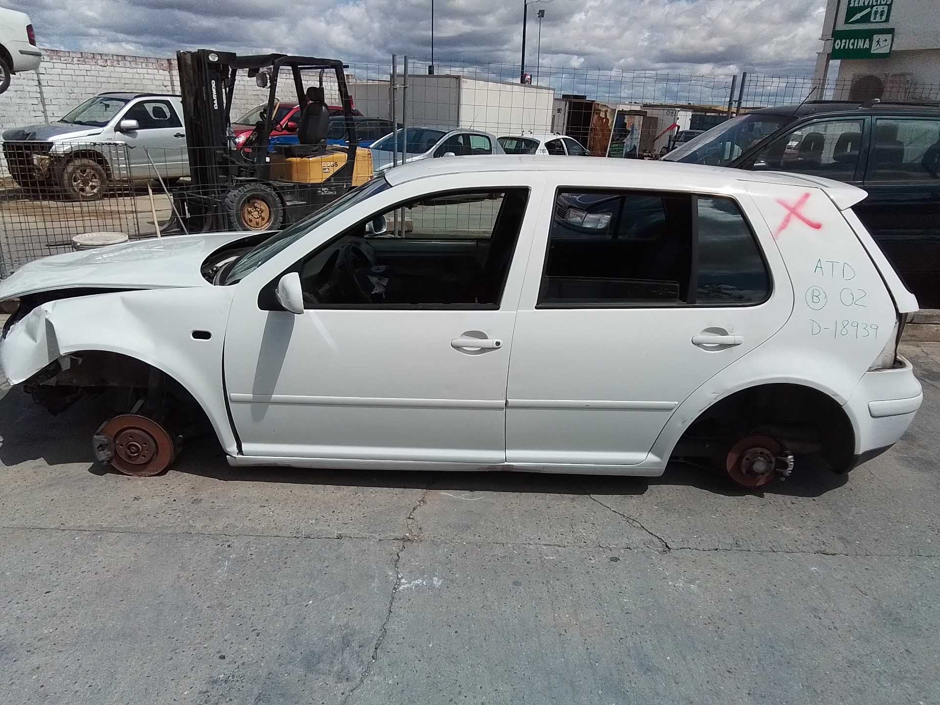 volkswagen golf iv berlina (1j1) del año 2000