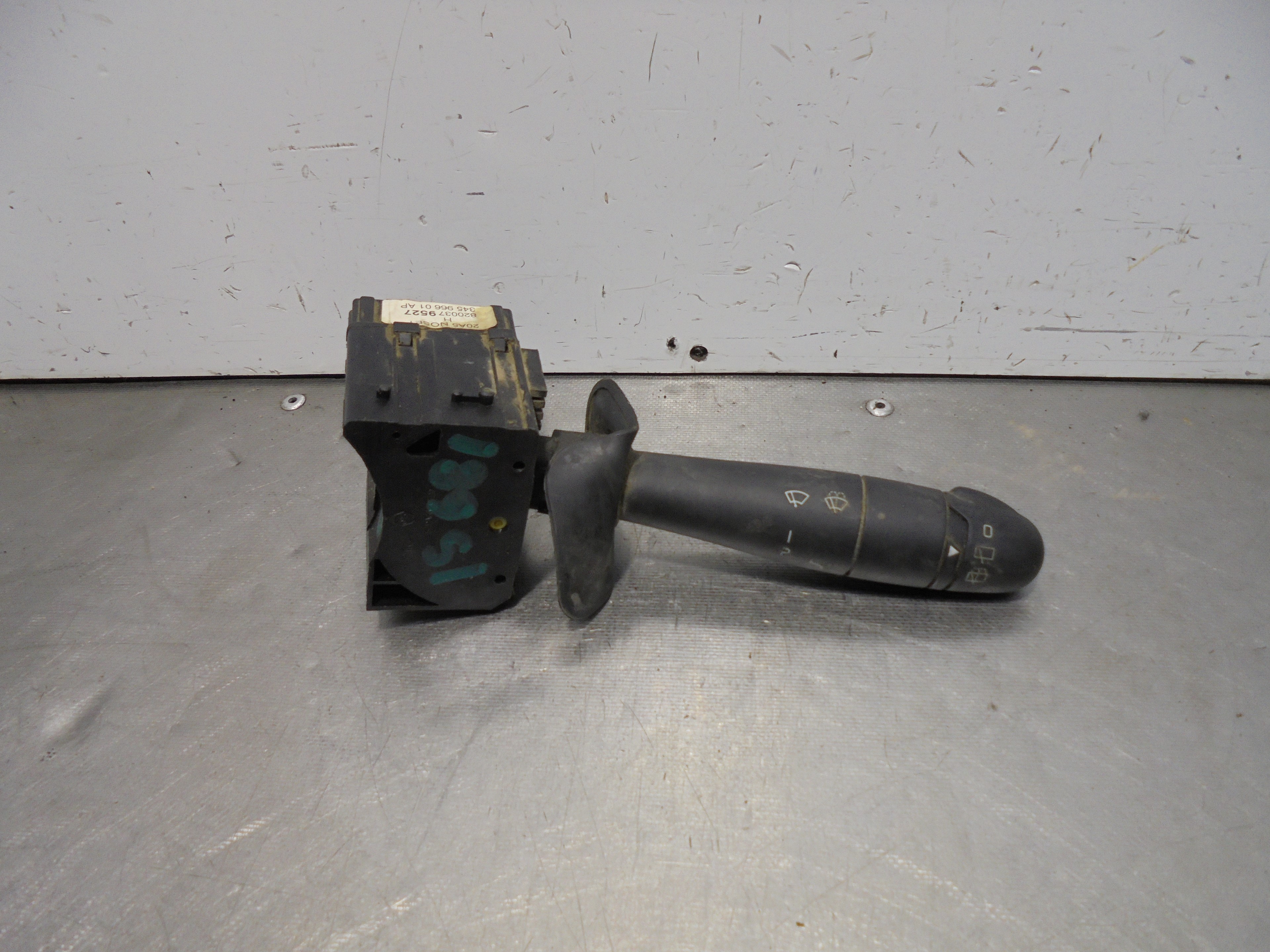 Recambio de mando limpia para renault kangoo (f/kc0) authentique 4x4 referencia OEM IAM 8200379527  