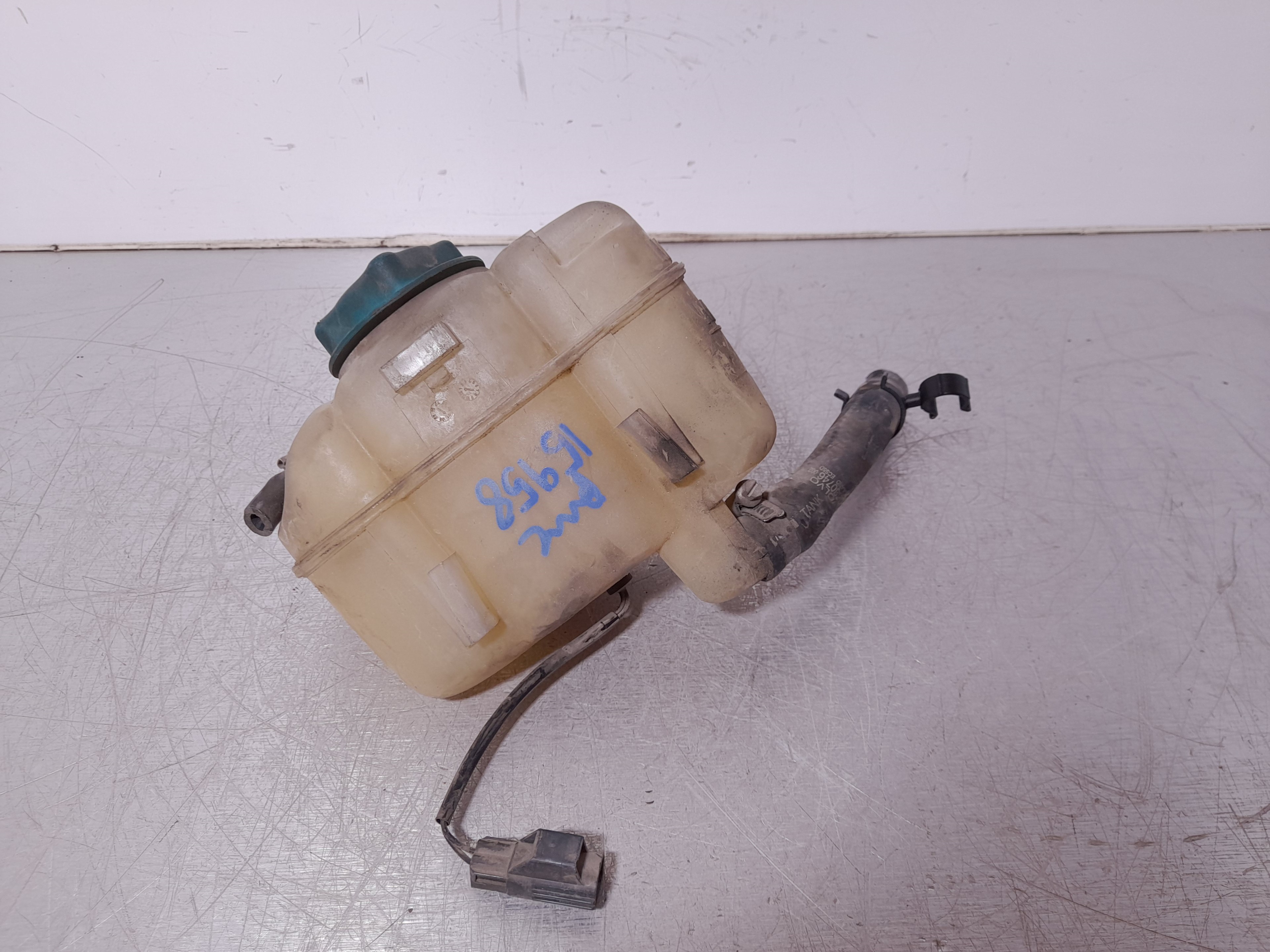 Recambio de deposito expansion para volvo xc70 2.4 diesel cat referencia OEM IAM 30741971  
