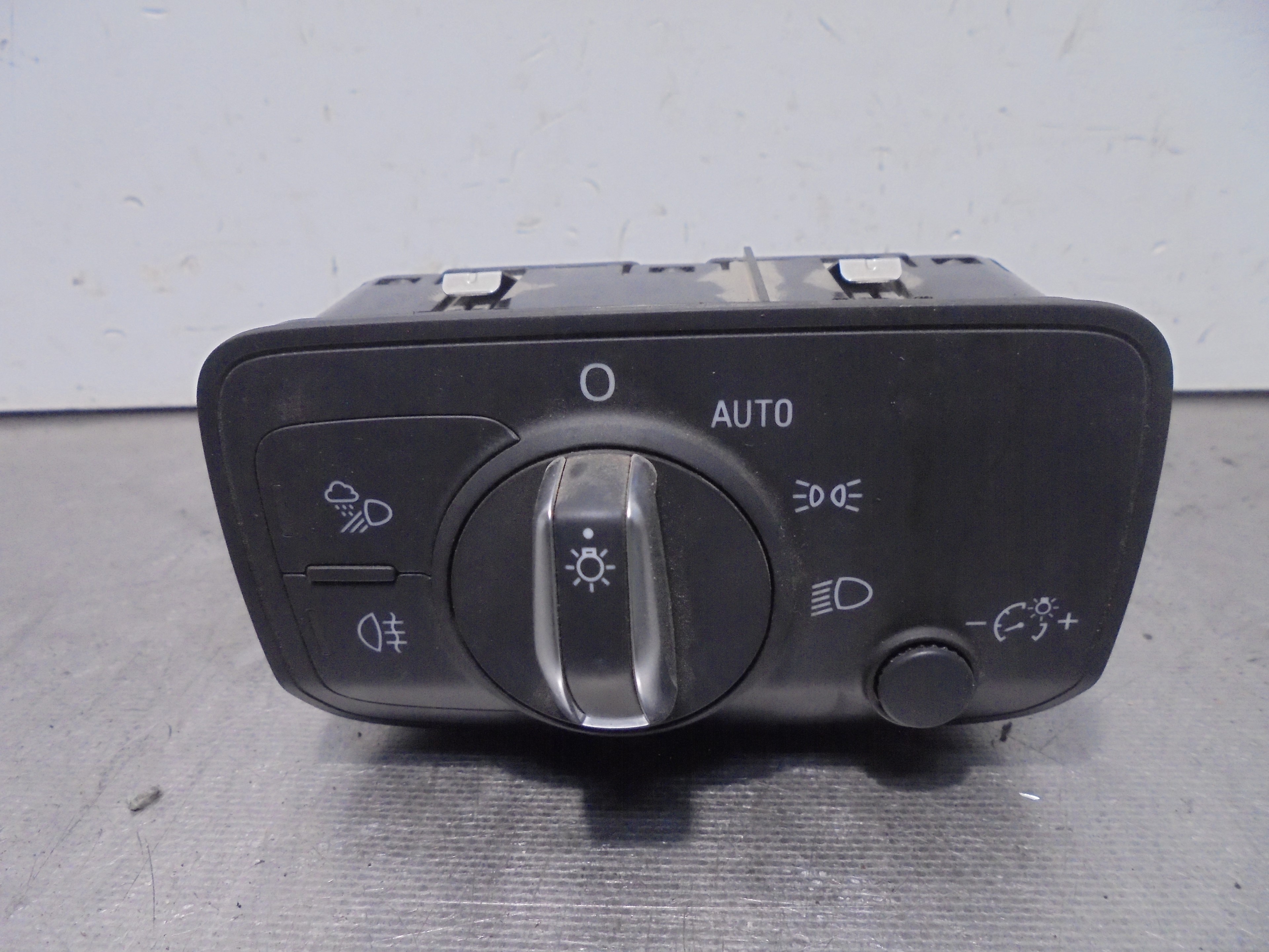 Recambio de mando luces para audi a3 sportback (8vf) 30 tdi design referencia OEM IAM 8V0941531AR  