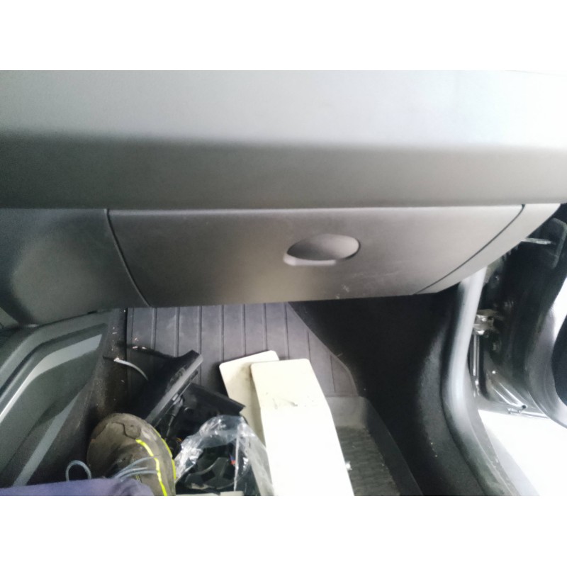 Recambio de guantera para dacia duster ii comfort referencia OEM IAM F015433  
