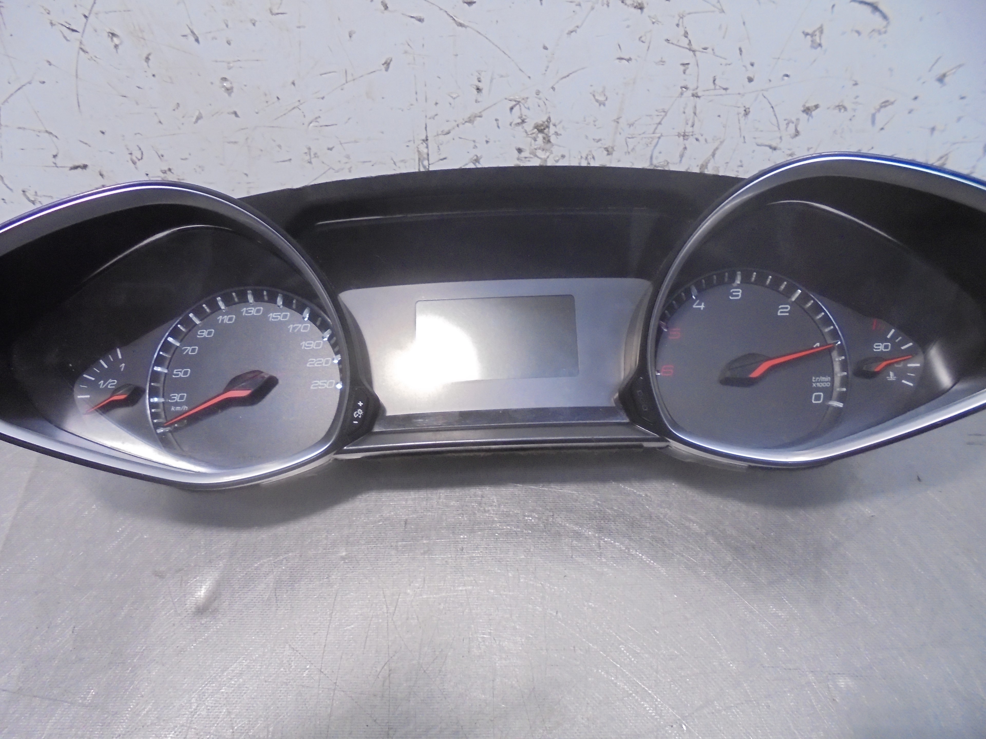 Recambio de cuadro instrumentos para peugeot 308 sw access referencia OEM IAM 9807588280 NSICMBT9EGCEM00 