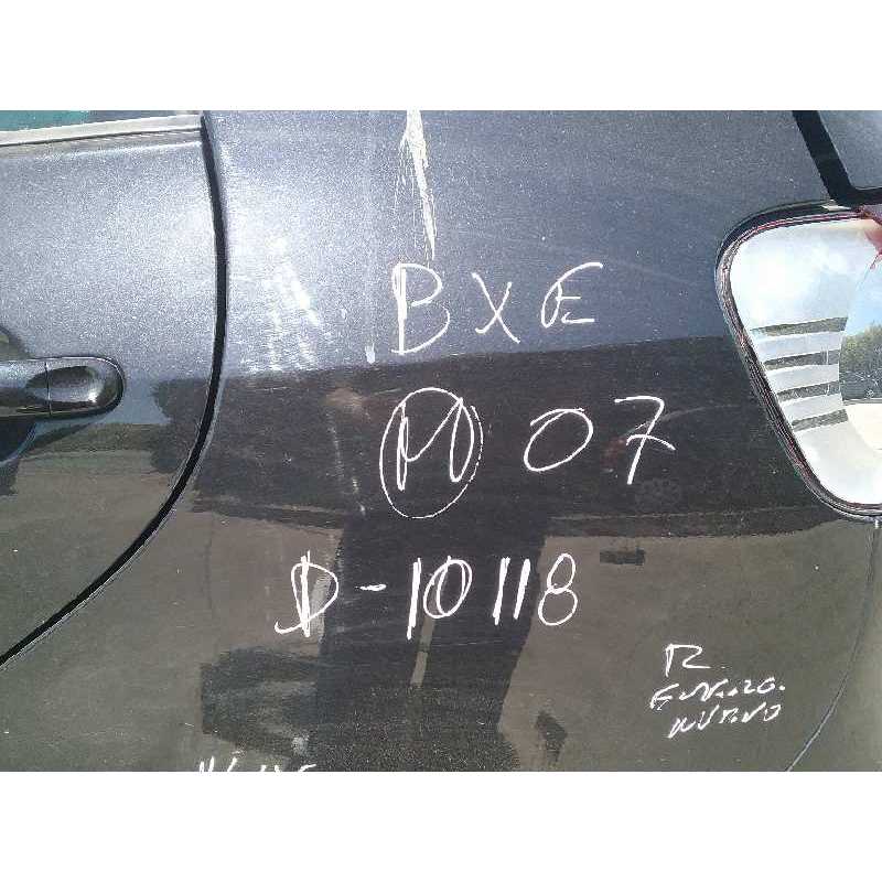 PILOTO PORTON TRASERO DERECHO 